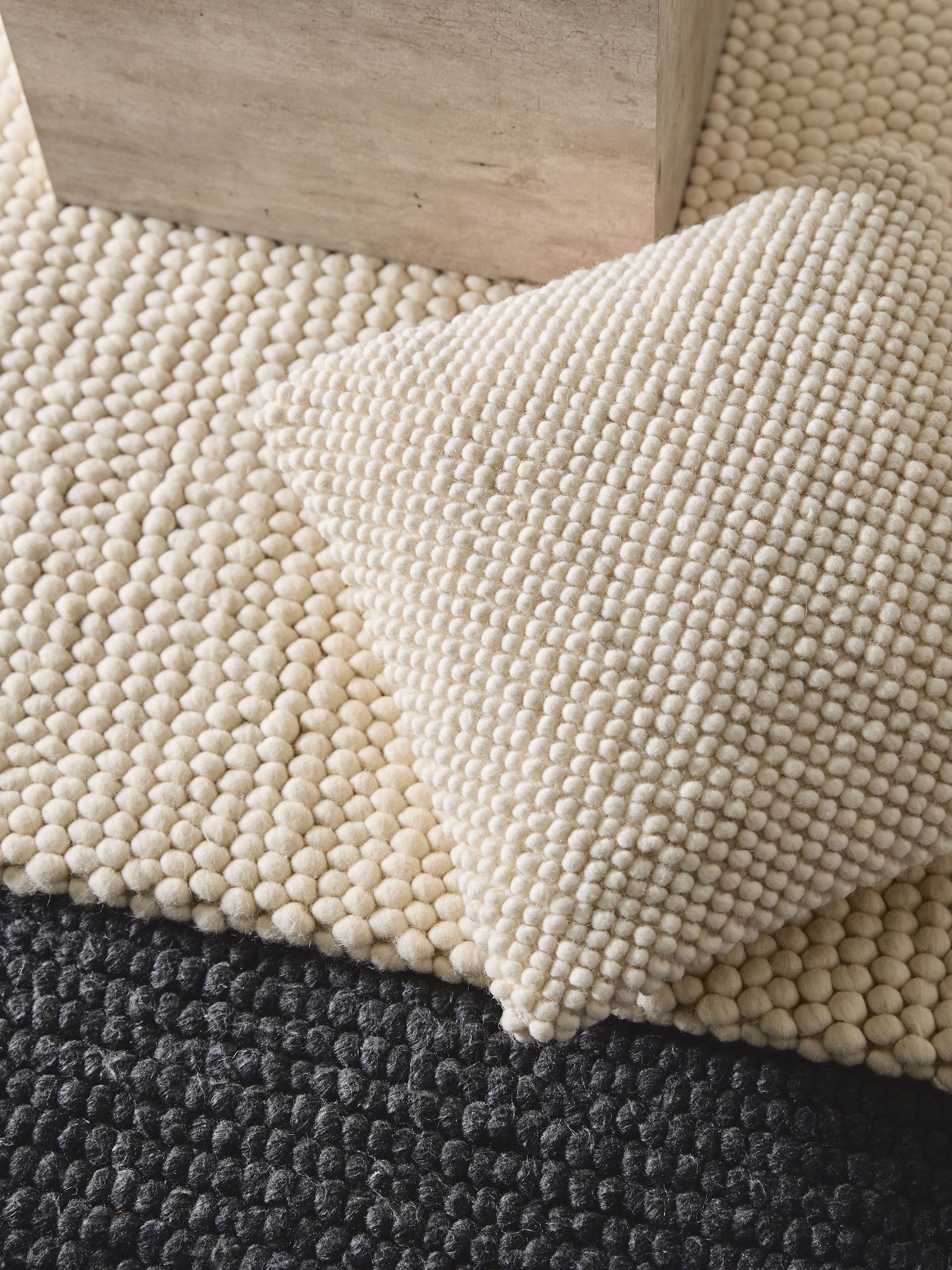 Housse de coussin perles crème