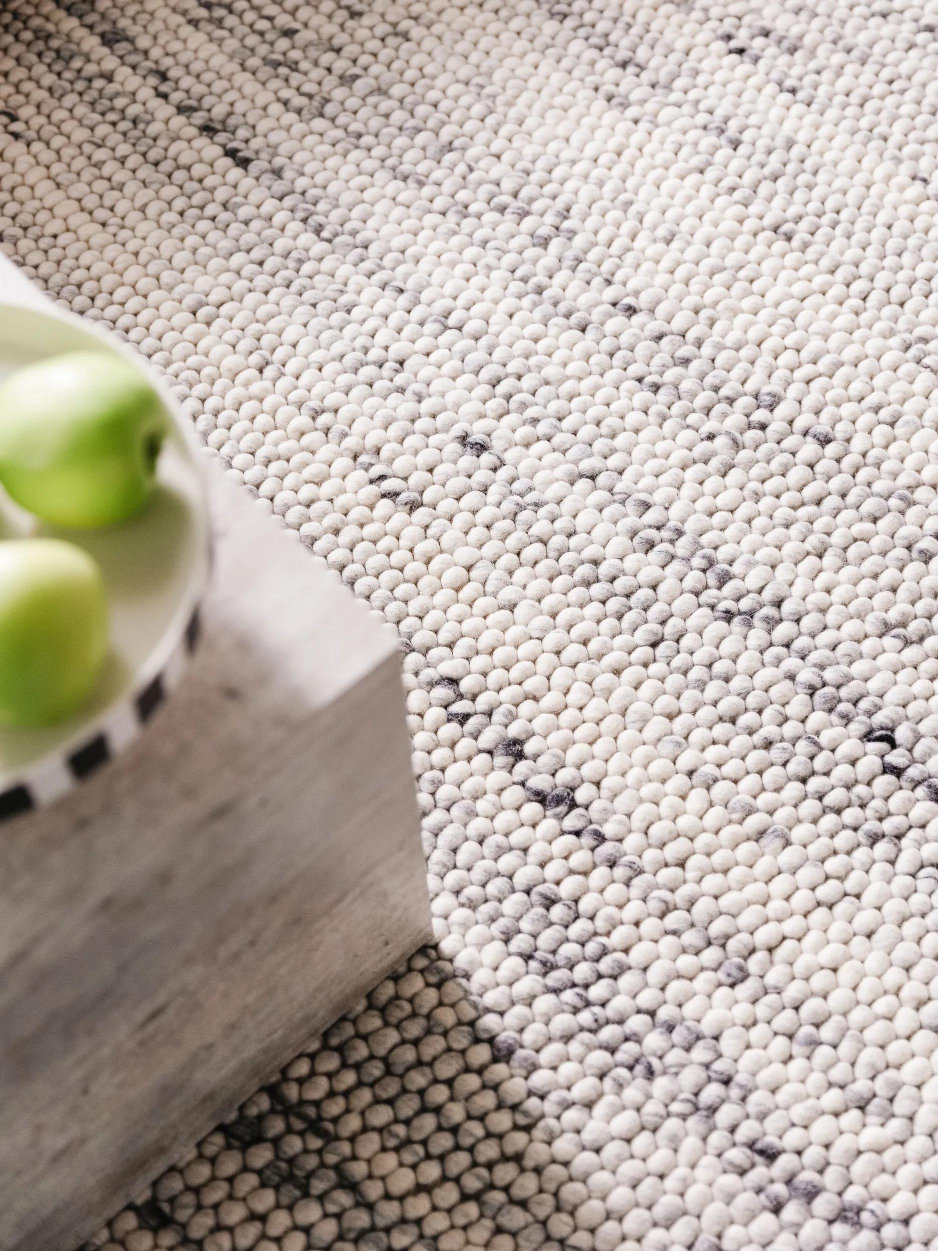 Wool Rug Beads Light Grey