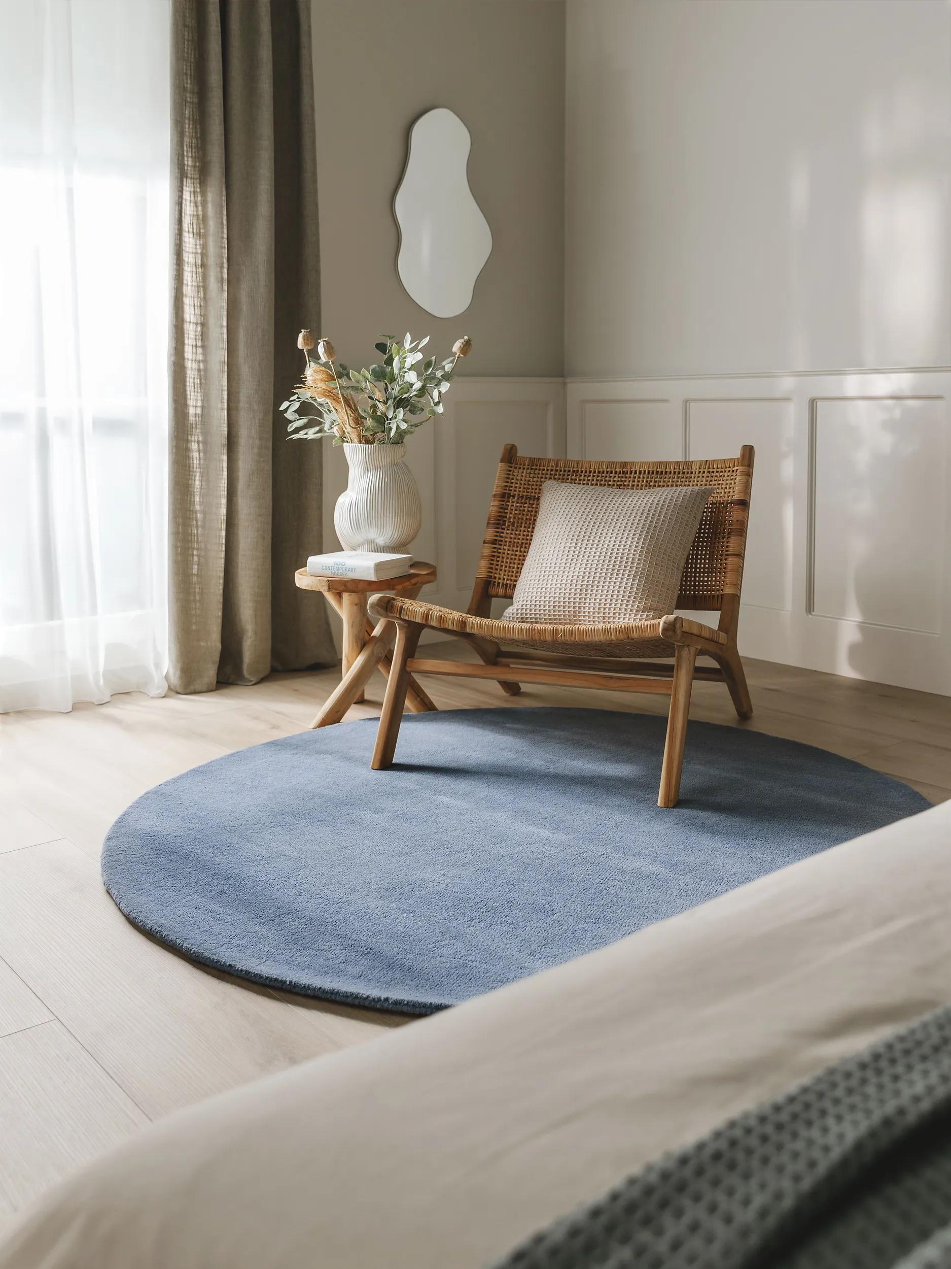 Round Wool Rug Bent Blue