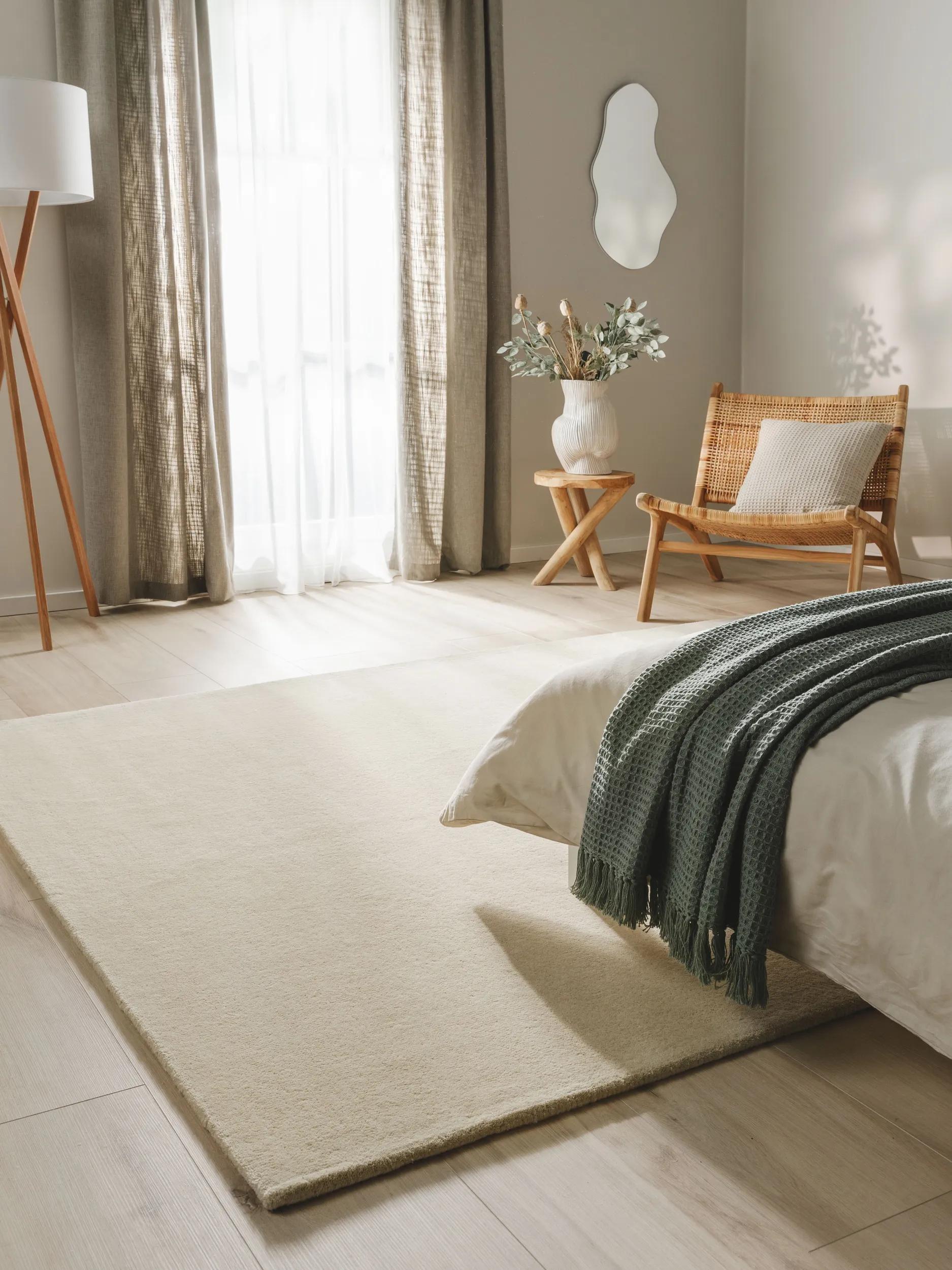 Wool Rug Bent Cream