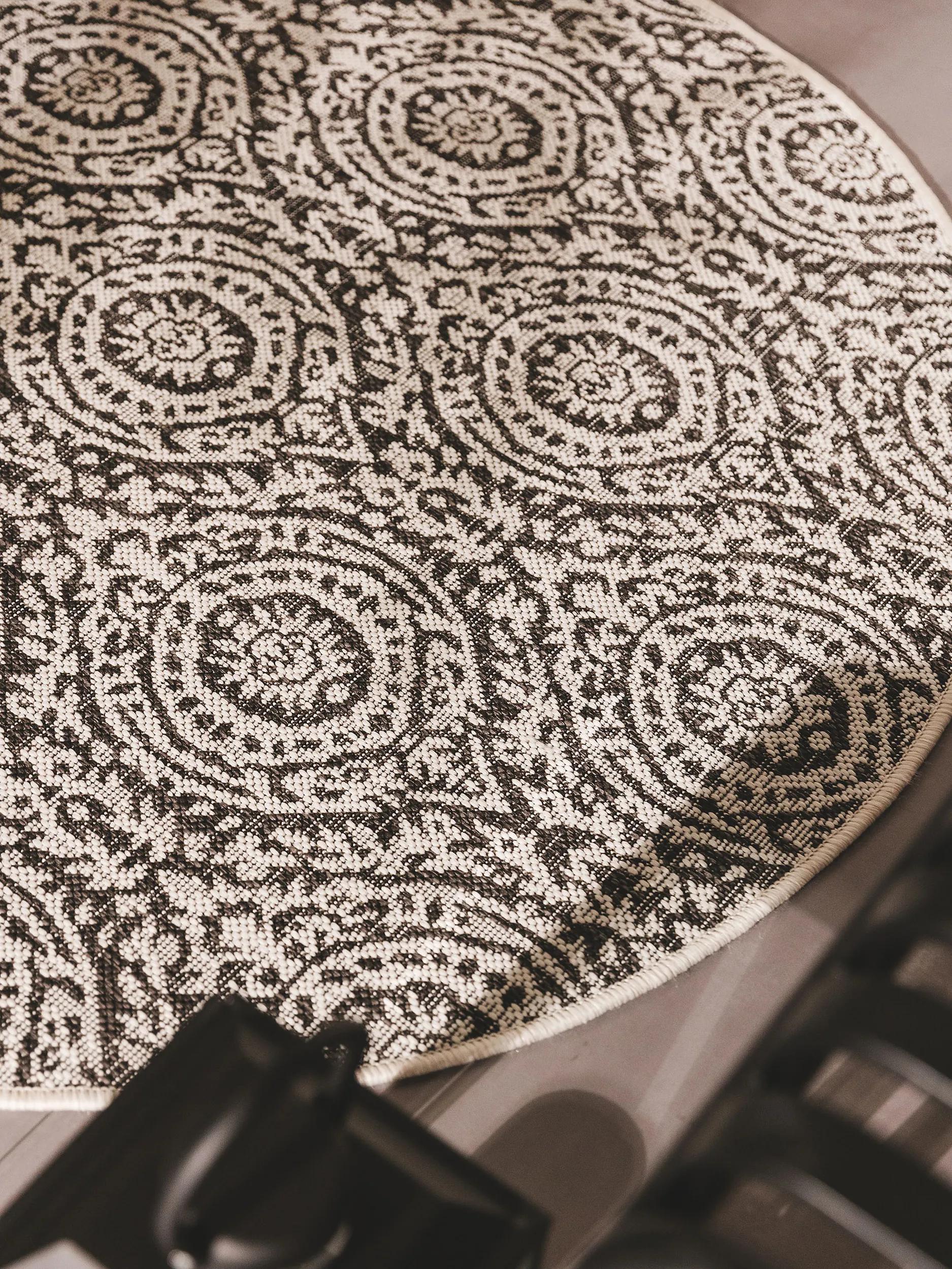 Tapis rond intérieur et extérieur Cleo blanc/noir