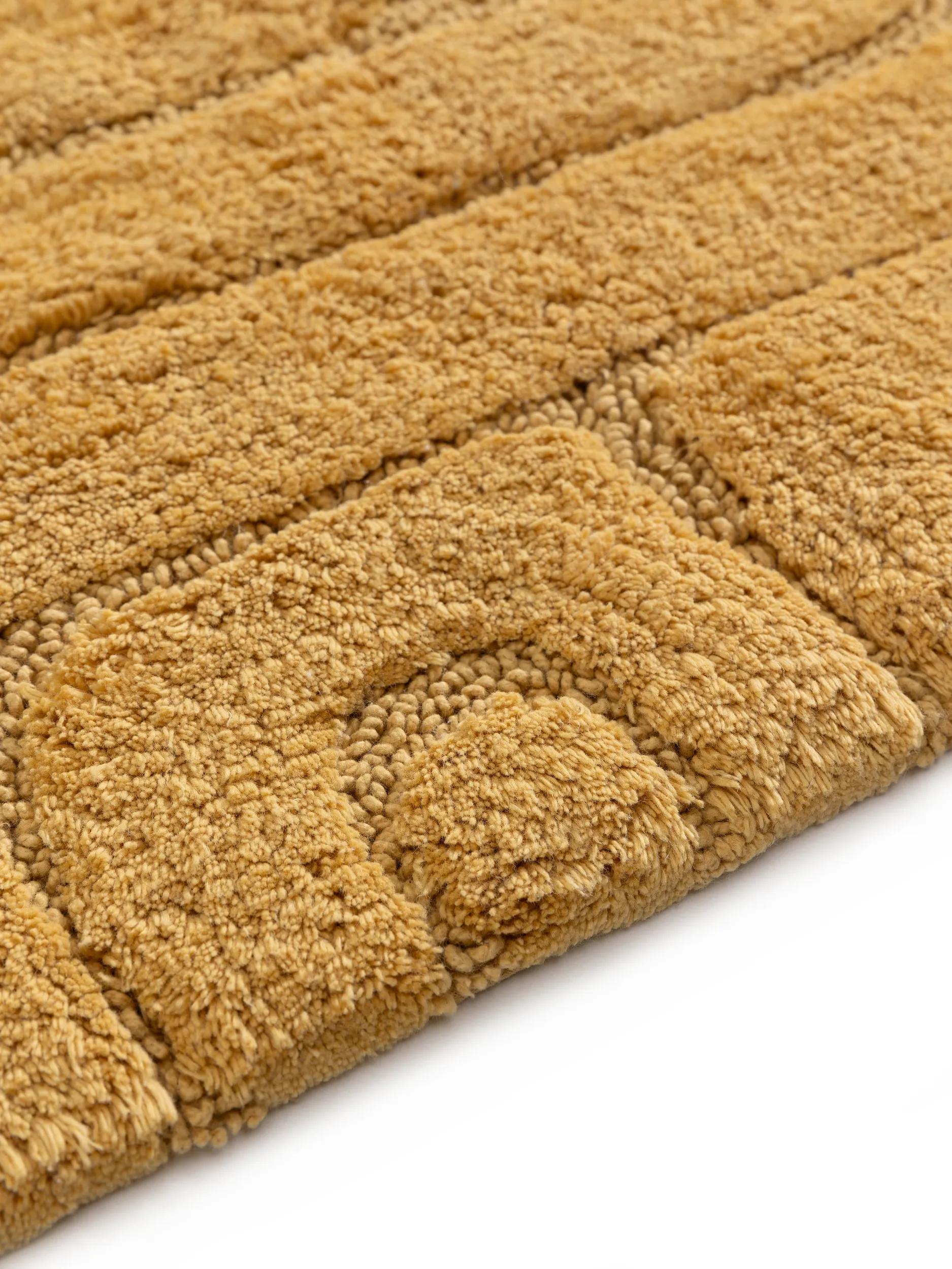 Bath Rug Dan Yellow