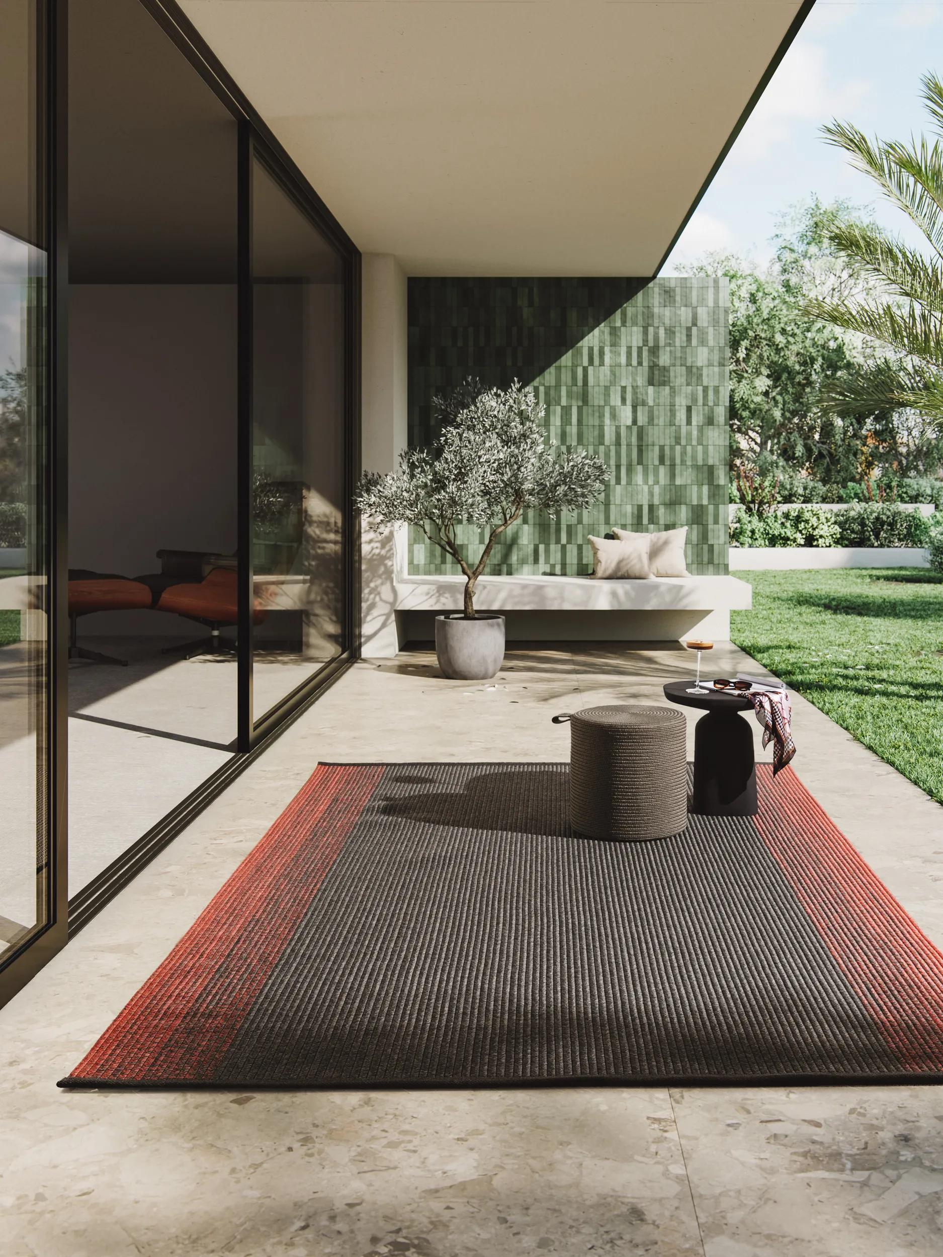 In- & Outdoor Rug Daniel Charcoal/Red