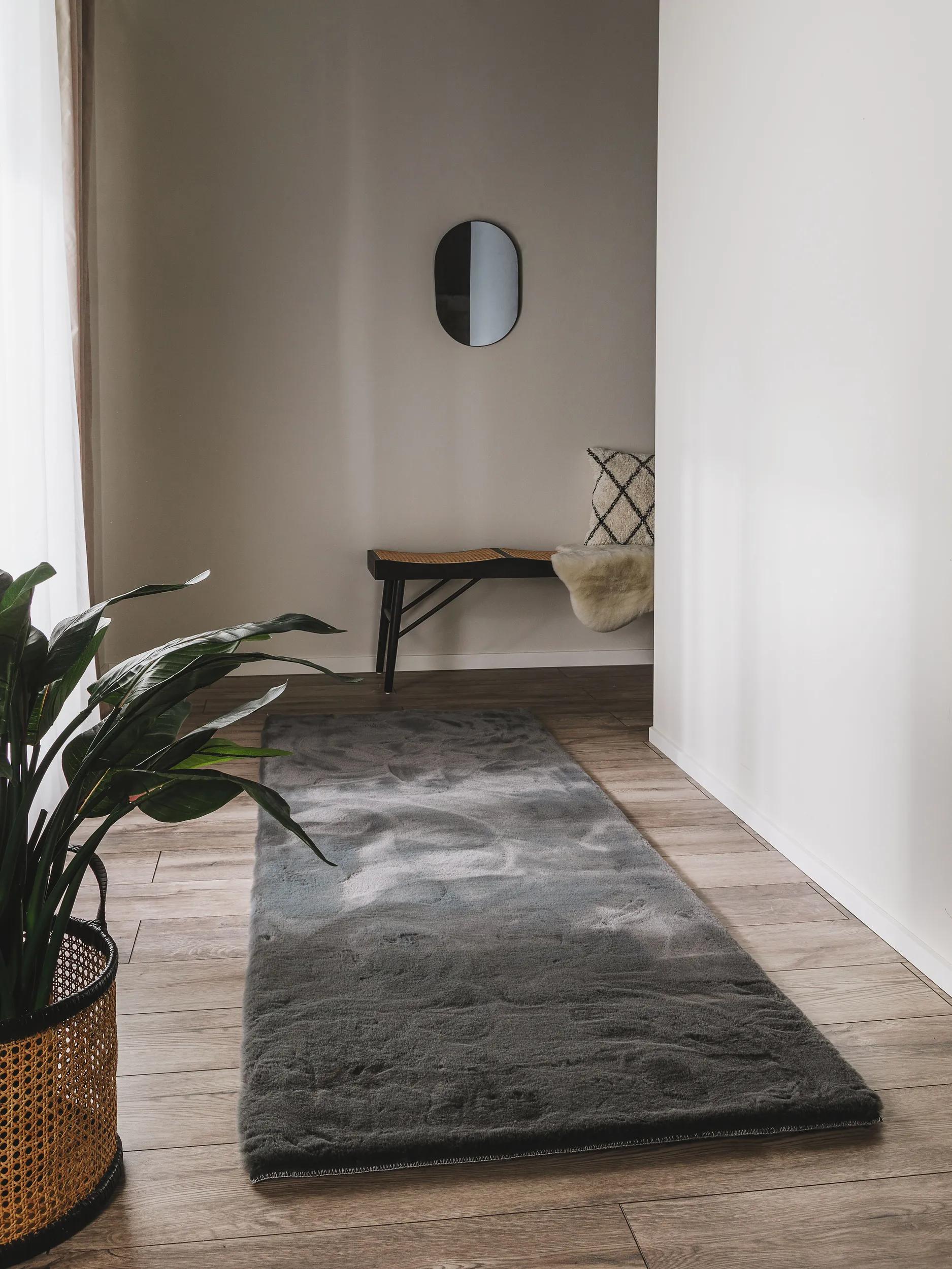 Fur Rug Dave Charcoal