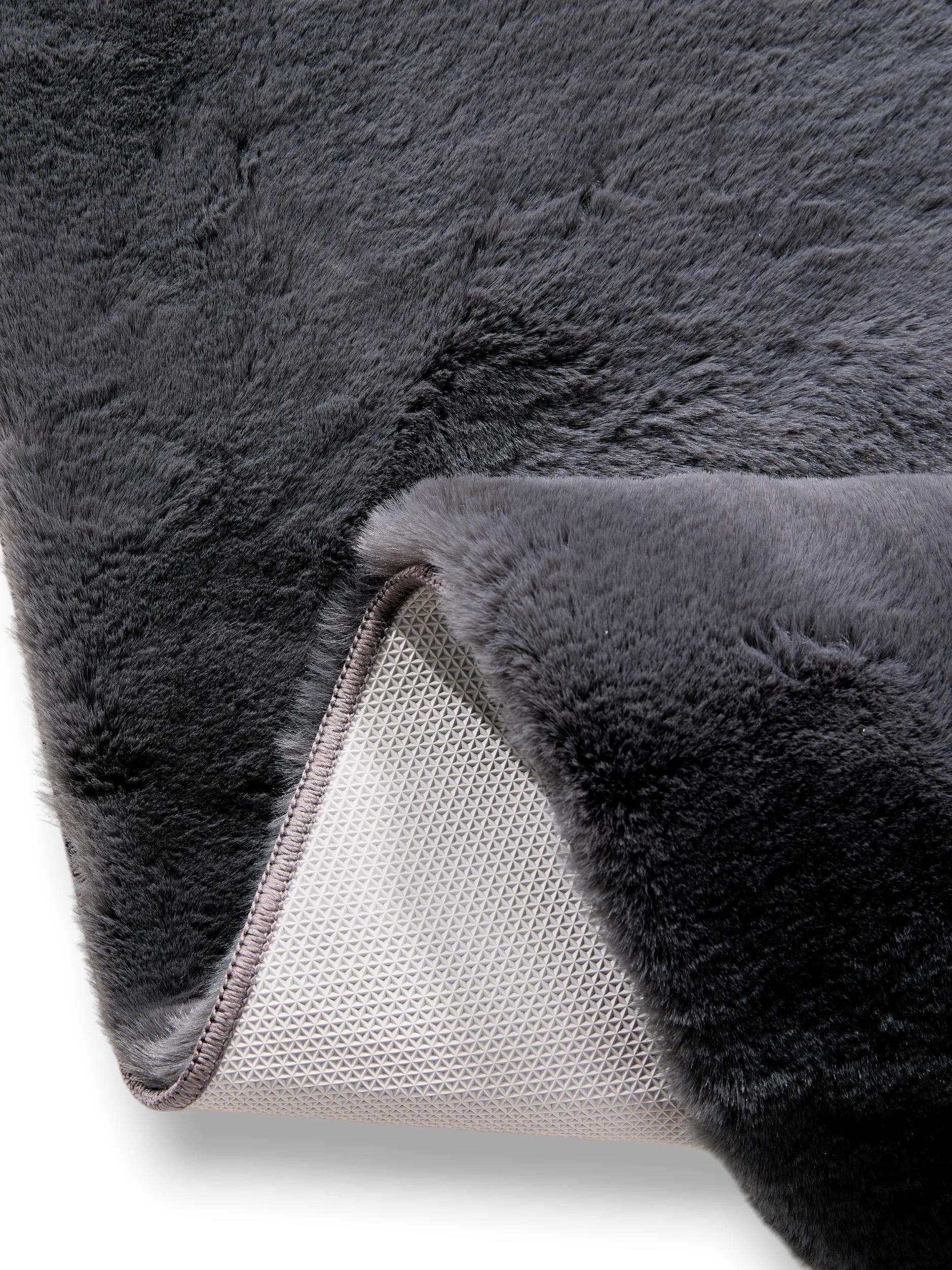 Fur Rug Dave Charcoal