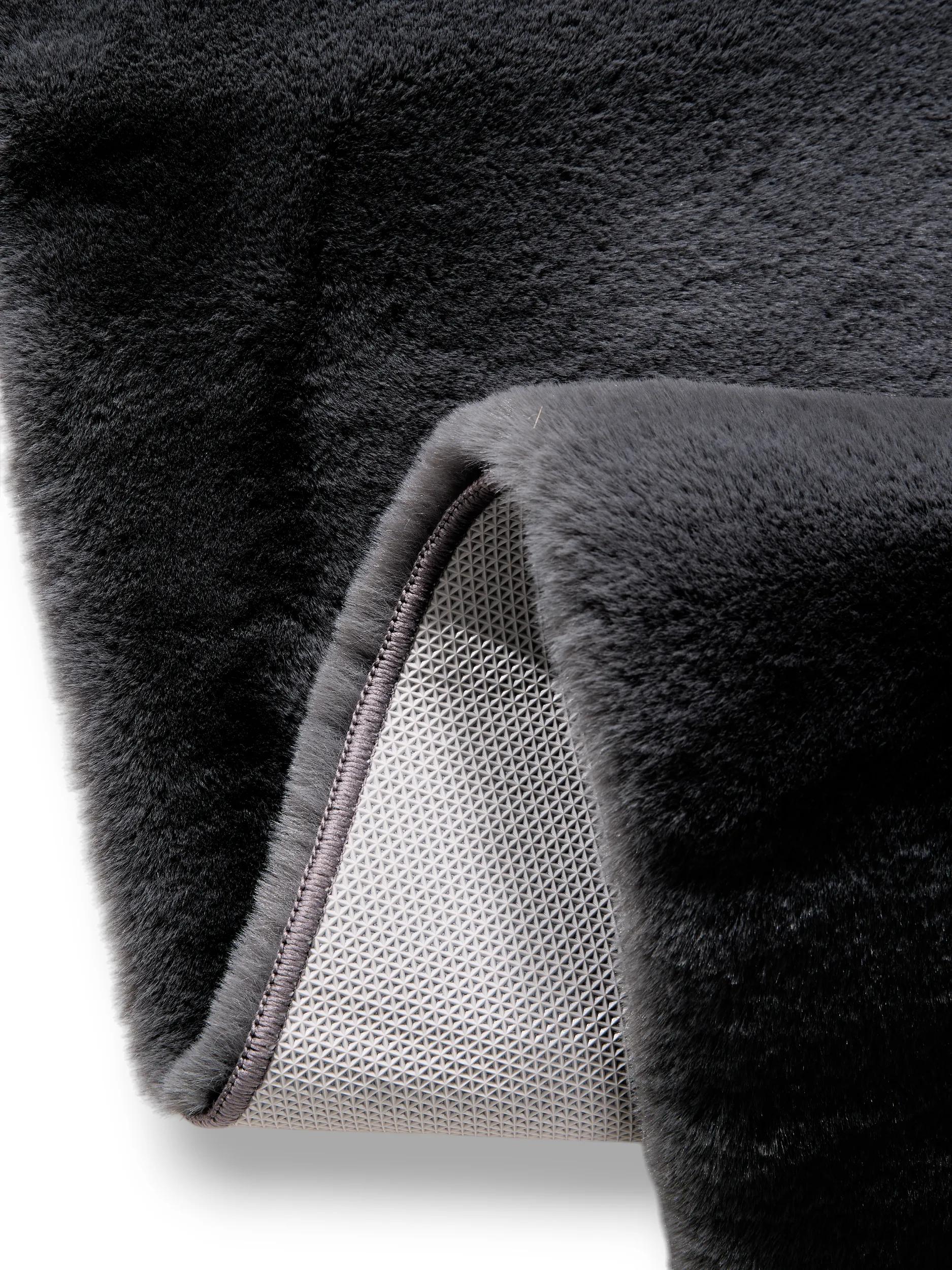 Fur Rug Dave Charcoal