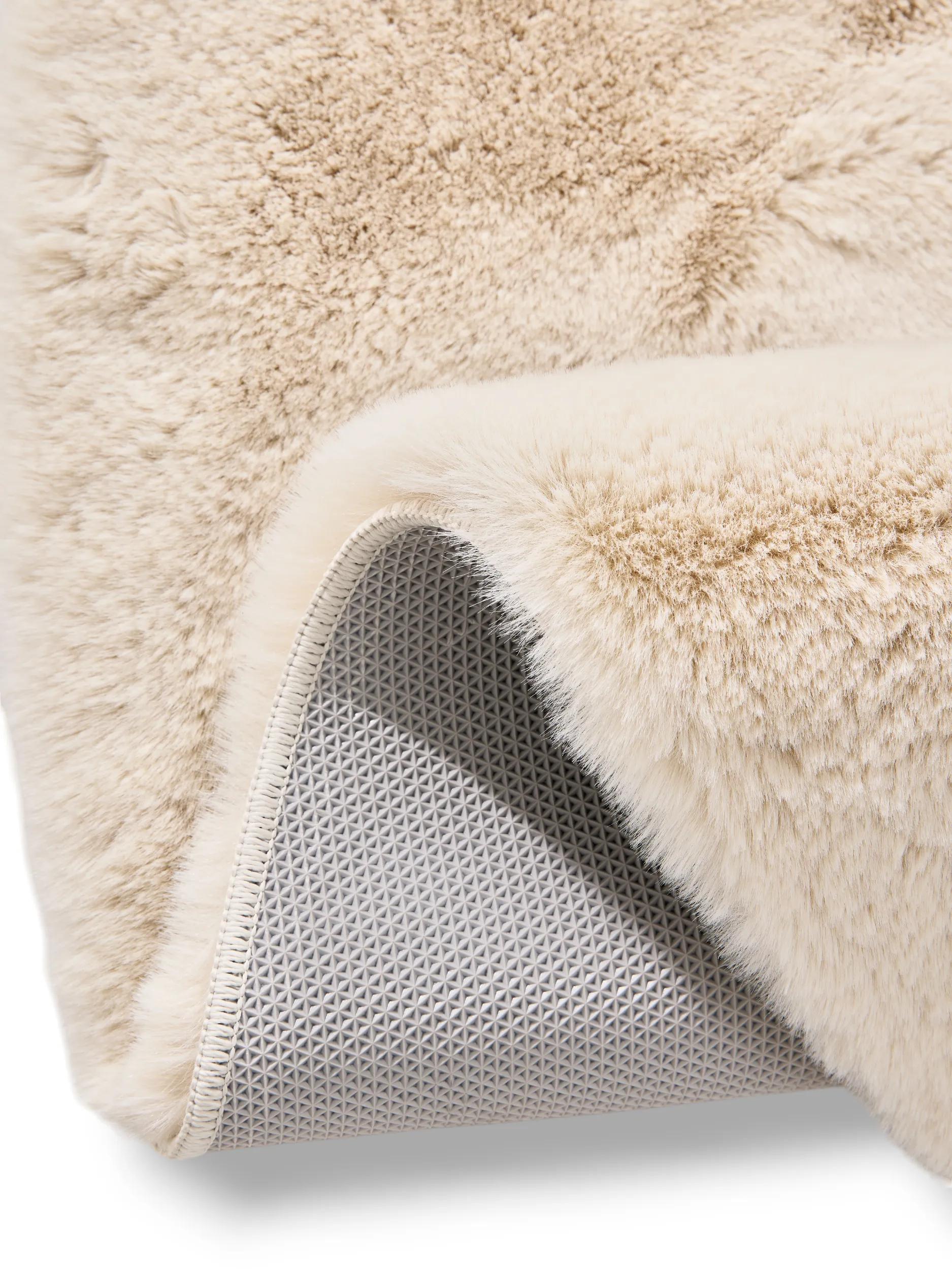 Fur Rug Dave Cream