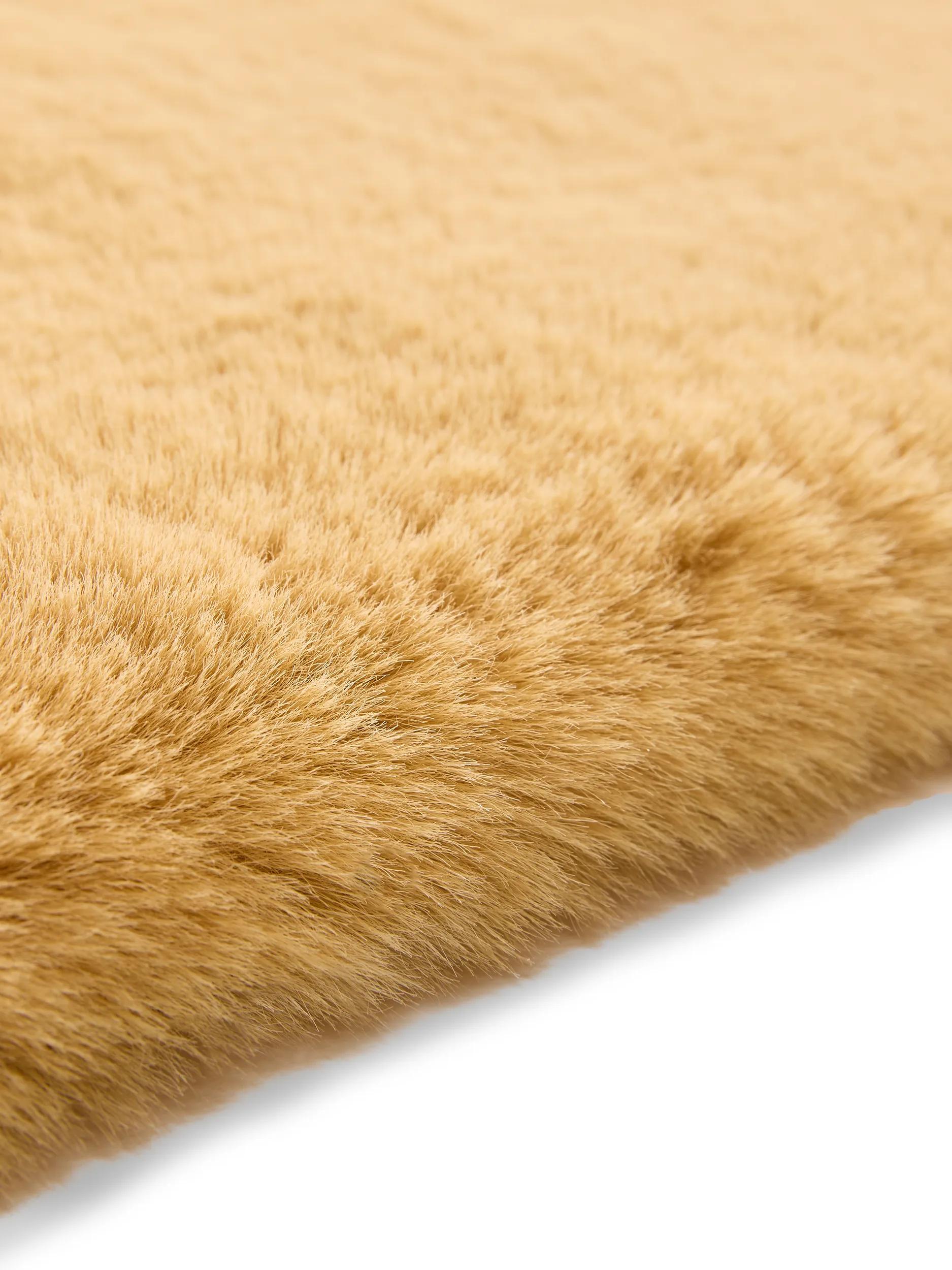 Fur Rug Dave Yellow