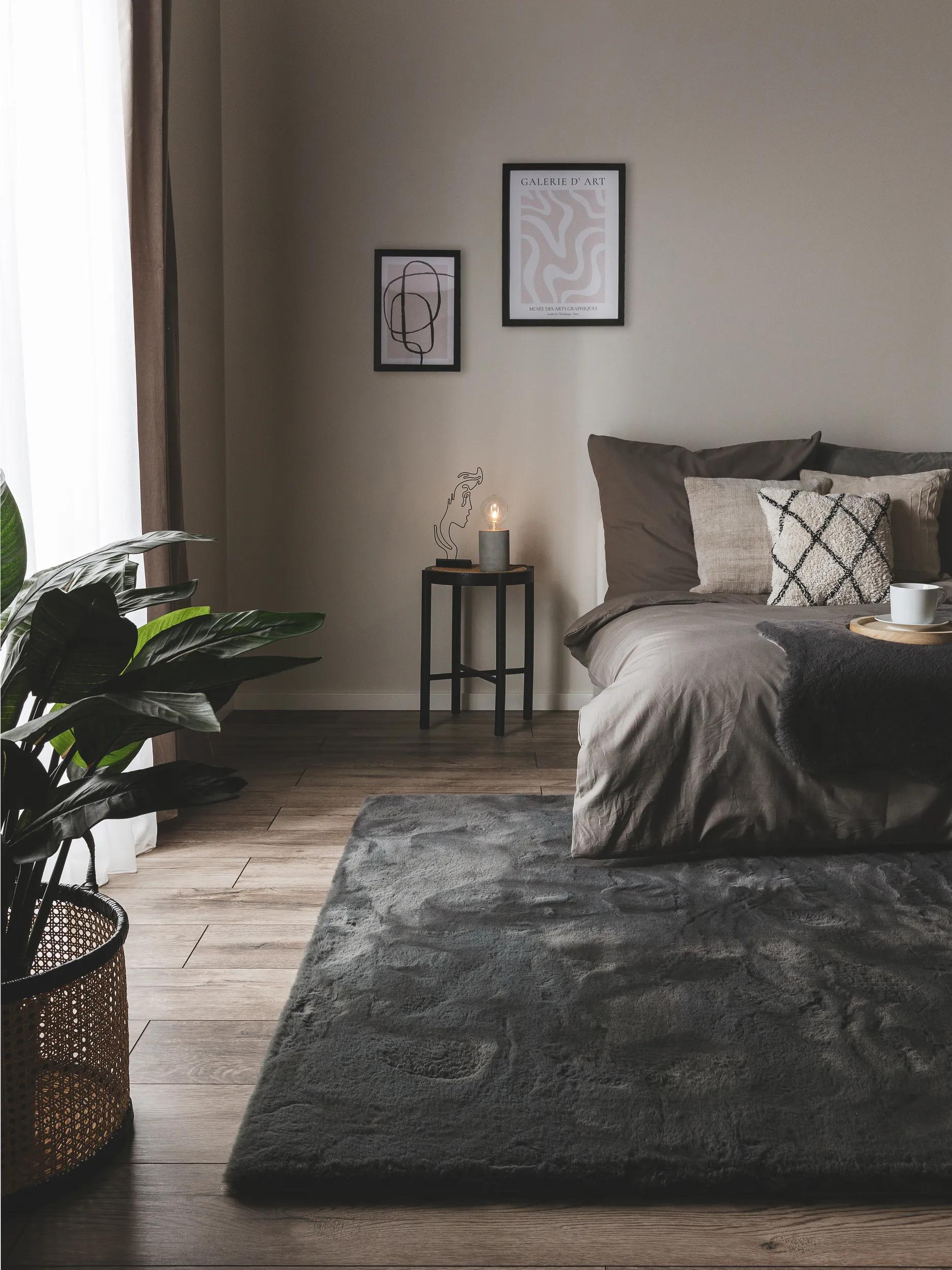 Fur Rug Dave Charcoal