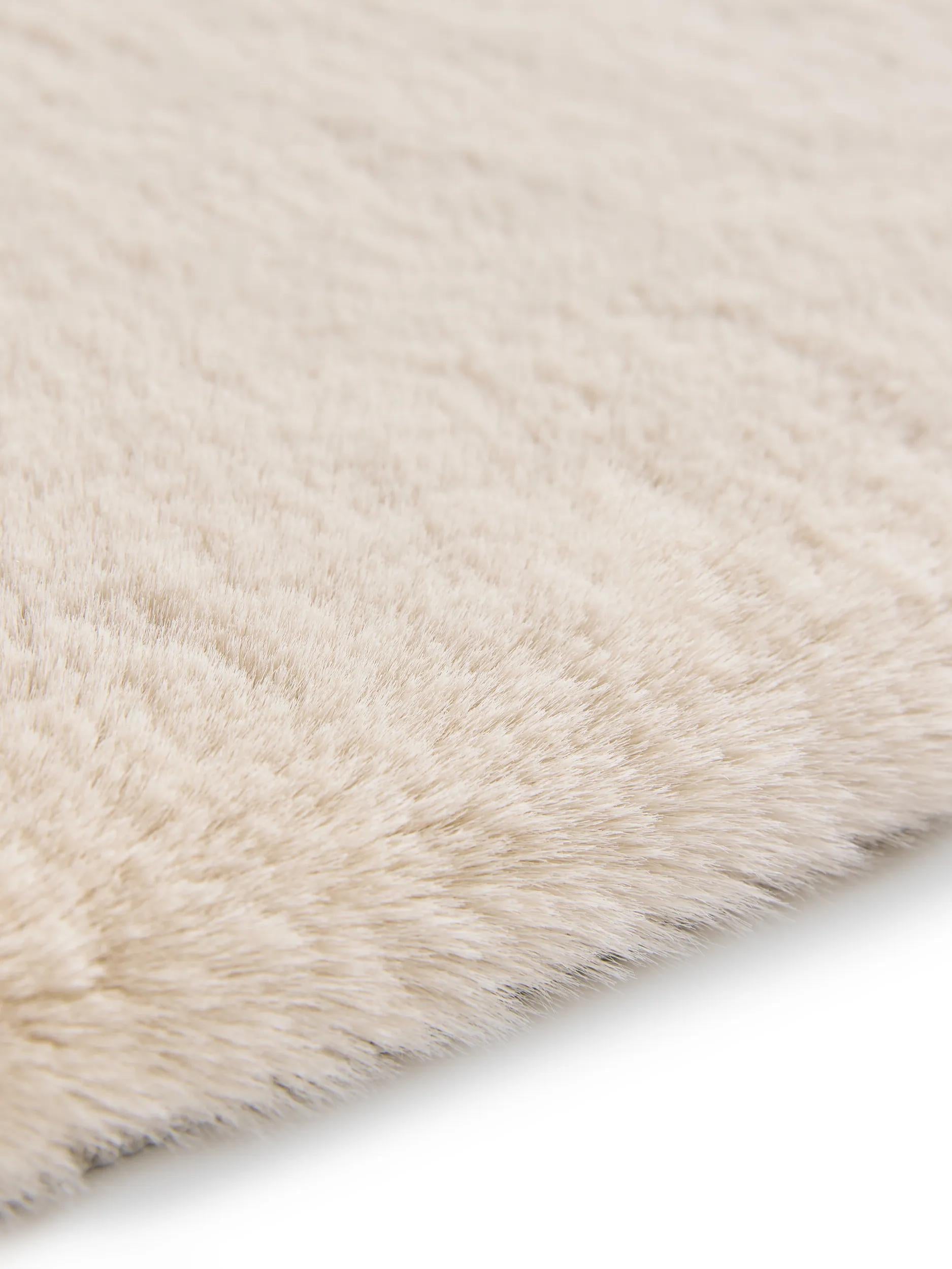 Fur Rug Dave Cream