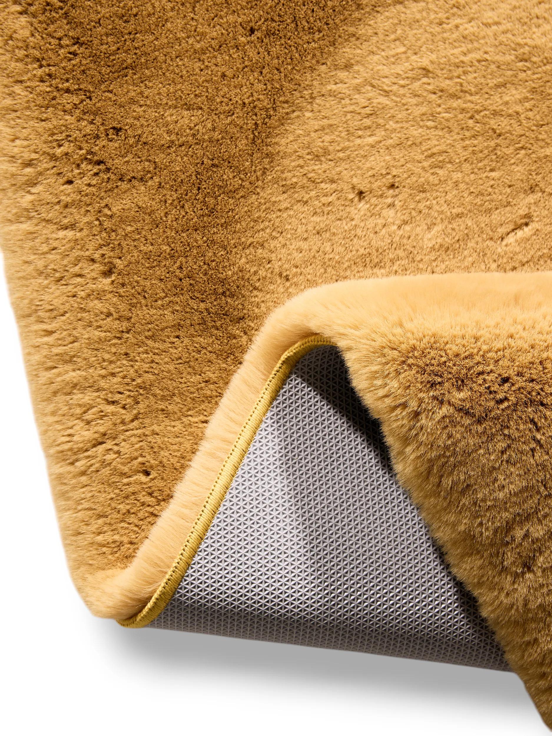 Fur Rug Dave Yellow
