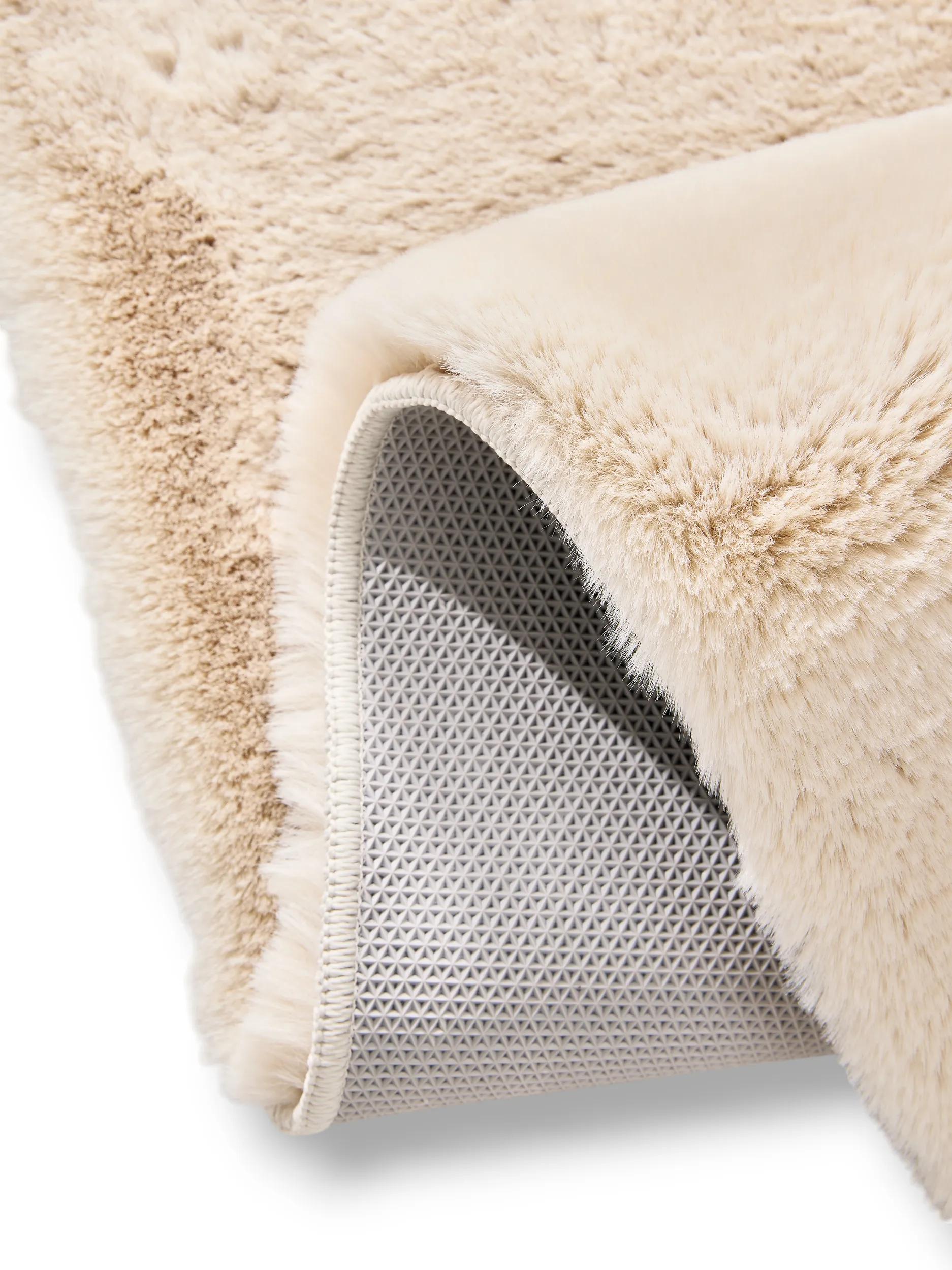 Fur Rug Dave Cream