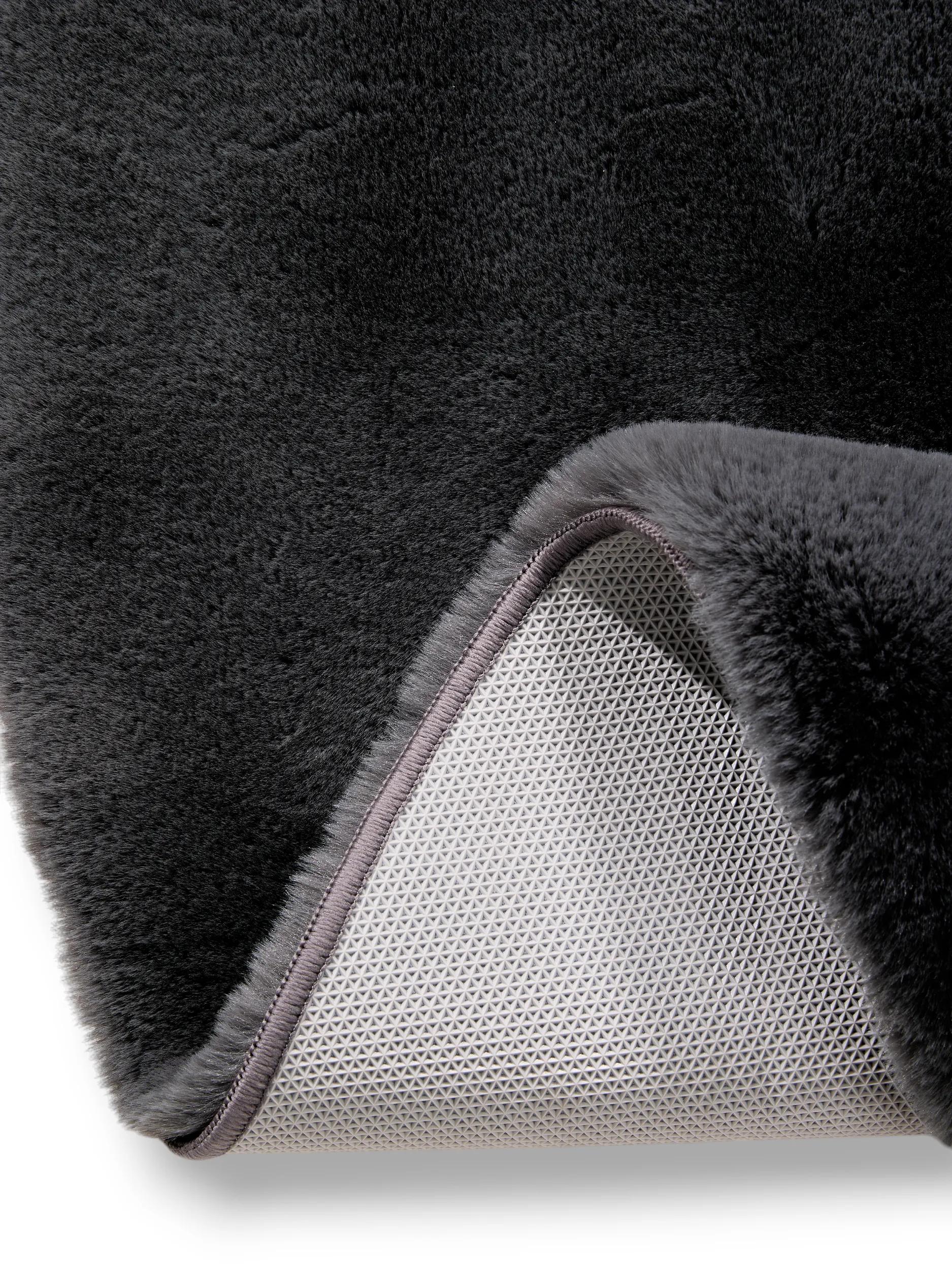 Fur Rug Dave Charcoal