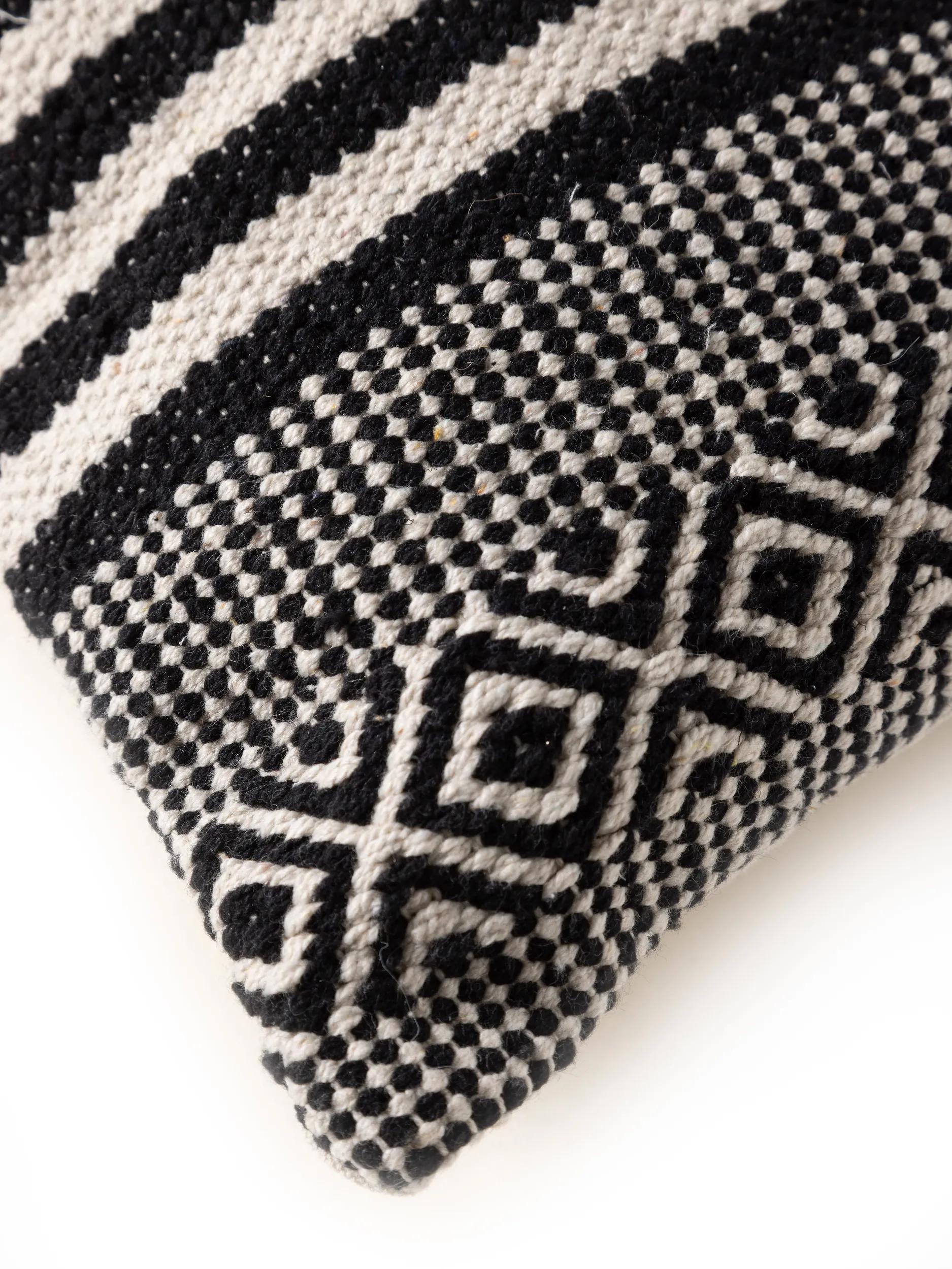 Cushion Cover Deja Black/White