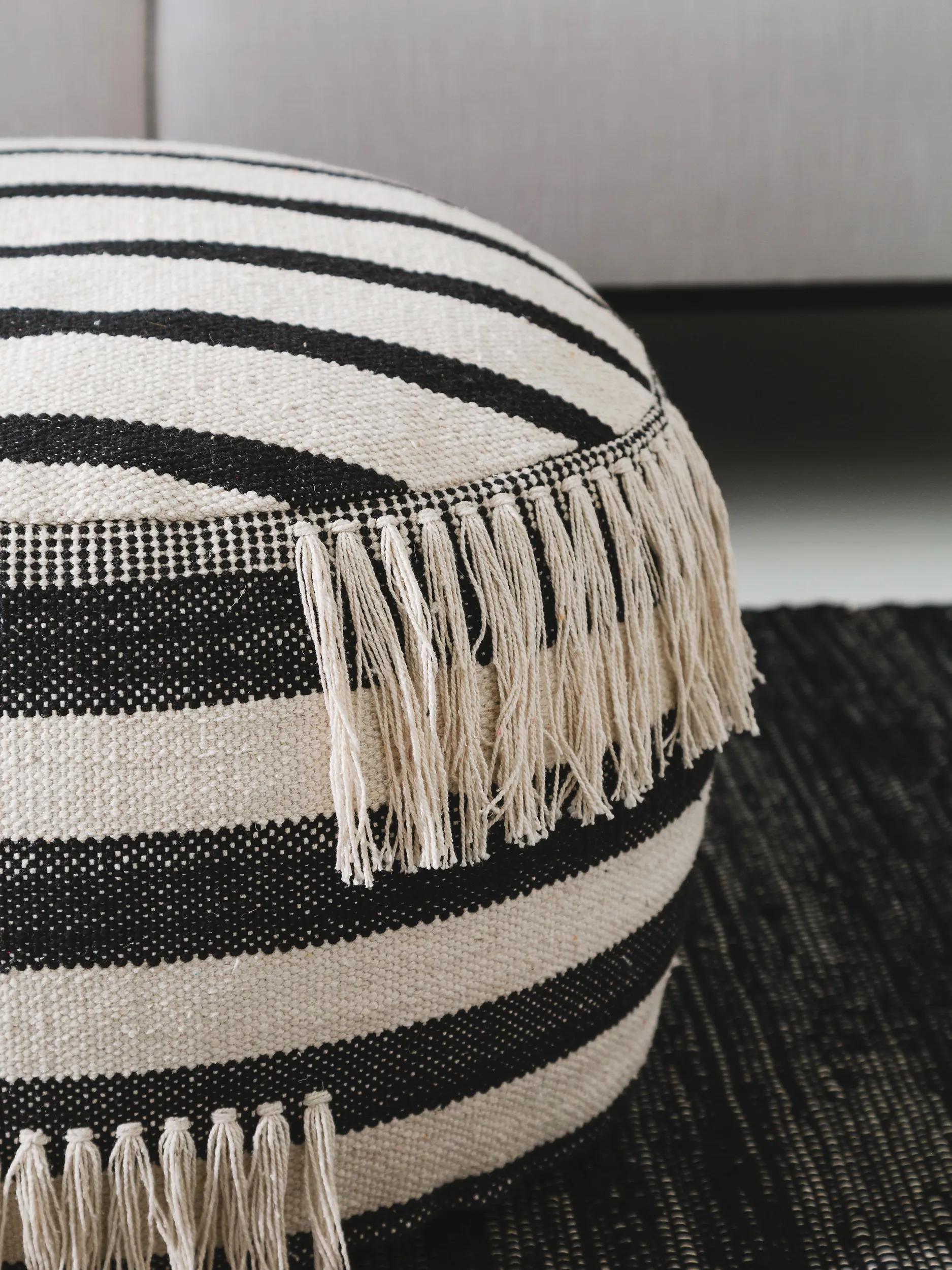 Pouf Deja Black/White