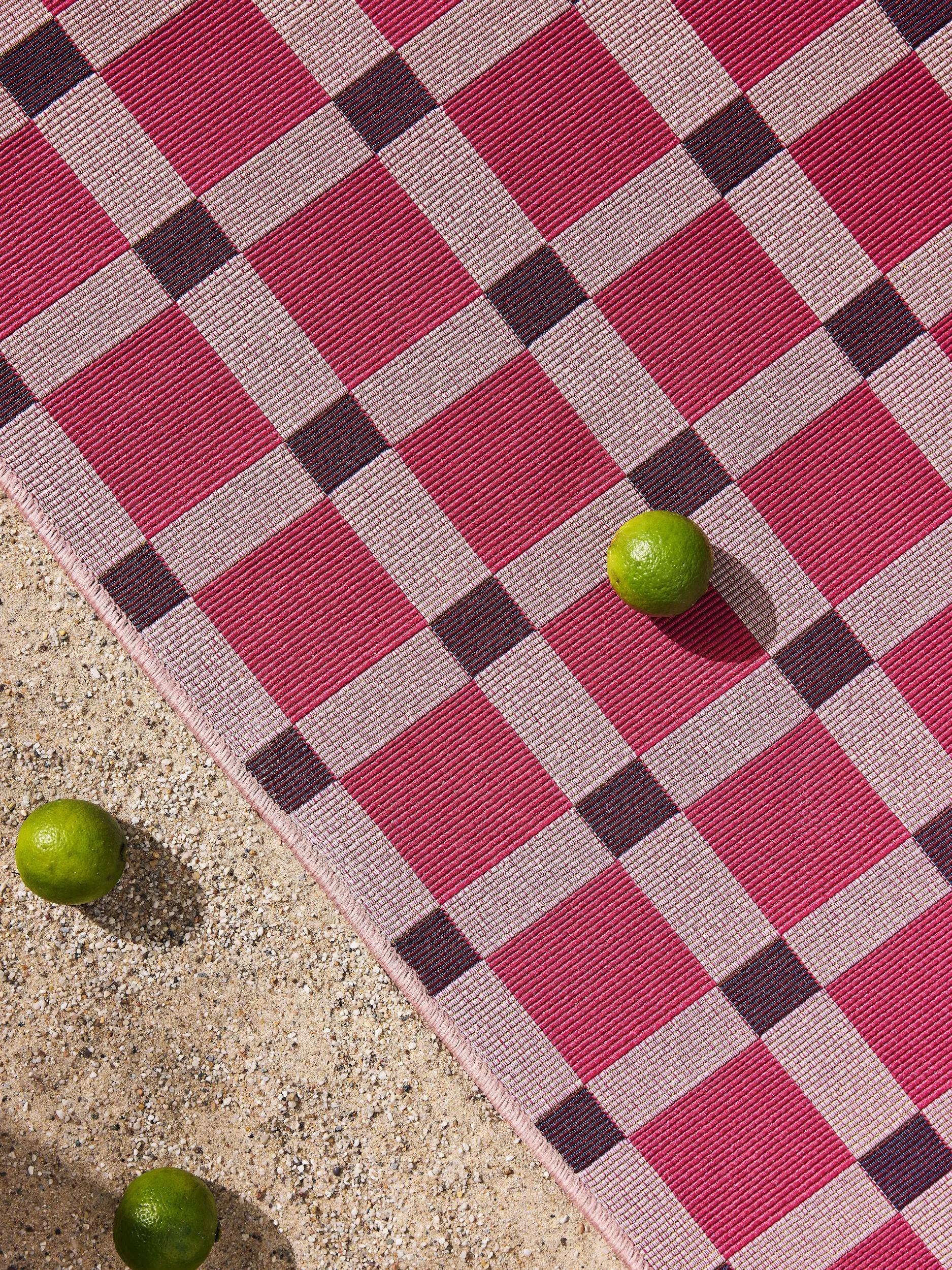 In- & Outdoor Runner Jovis Pink