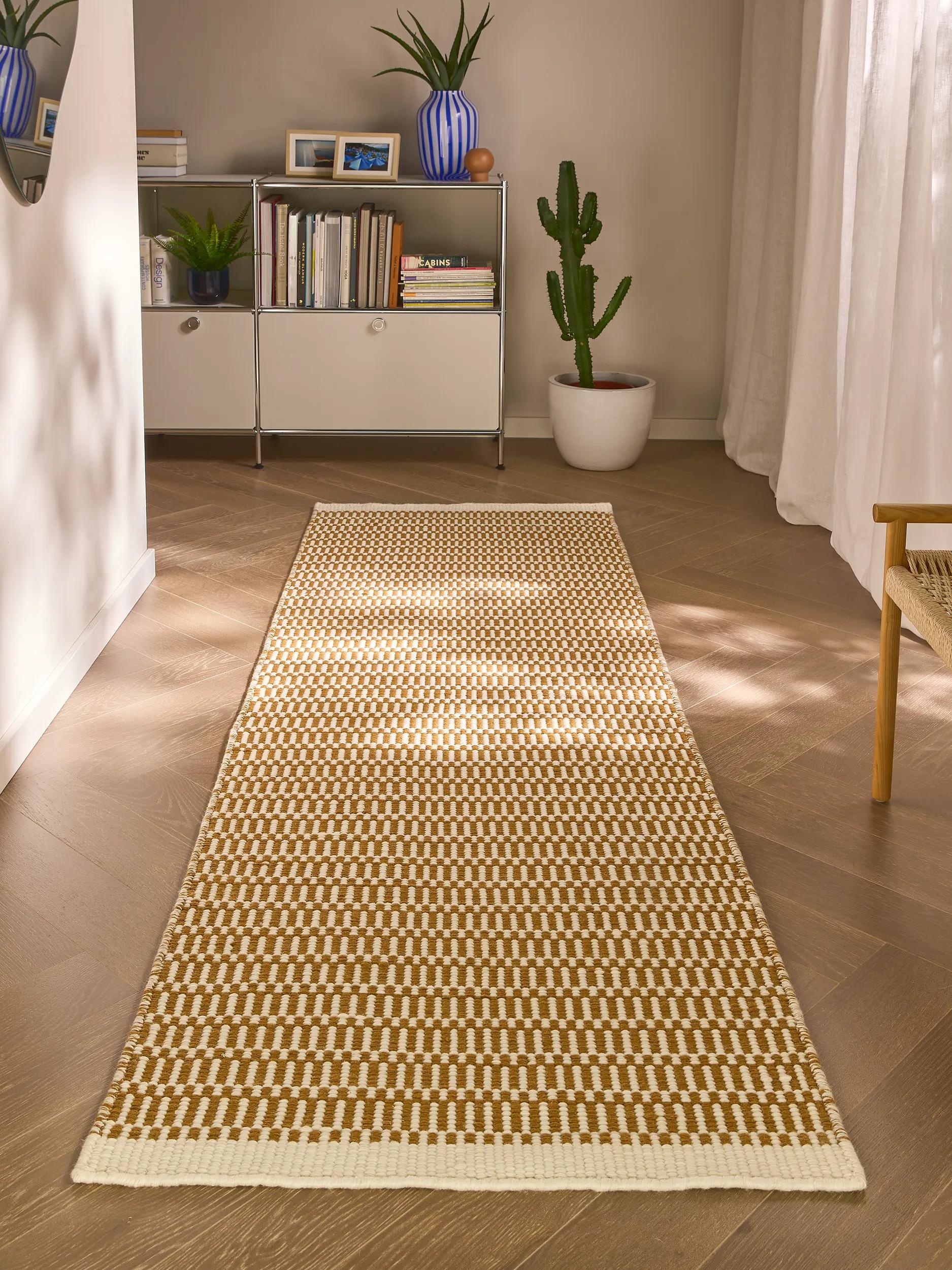 Wool Runner Laura Brown