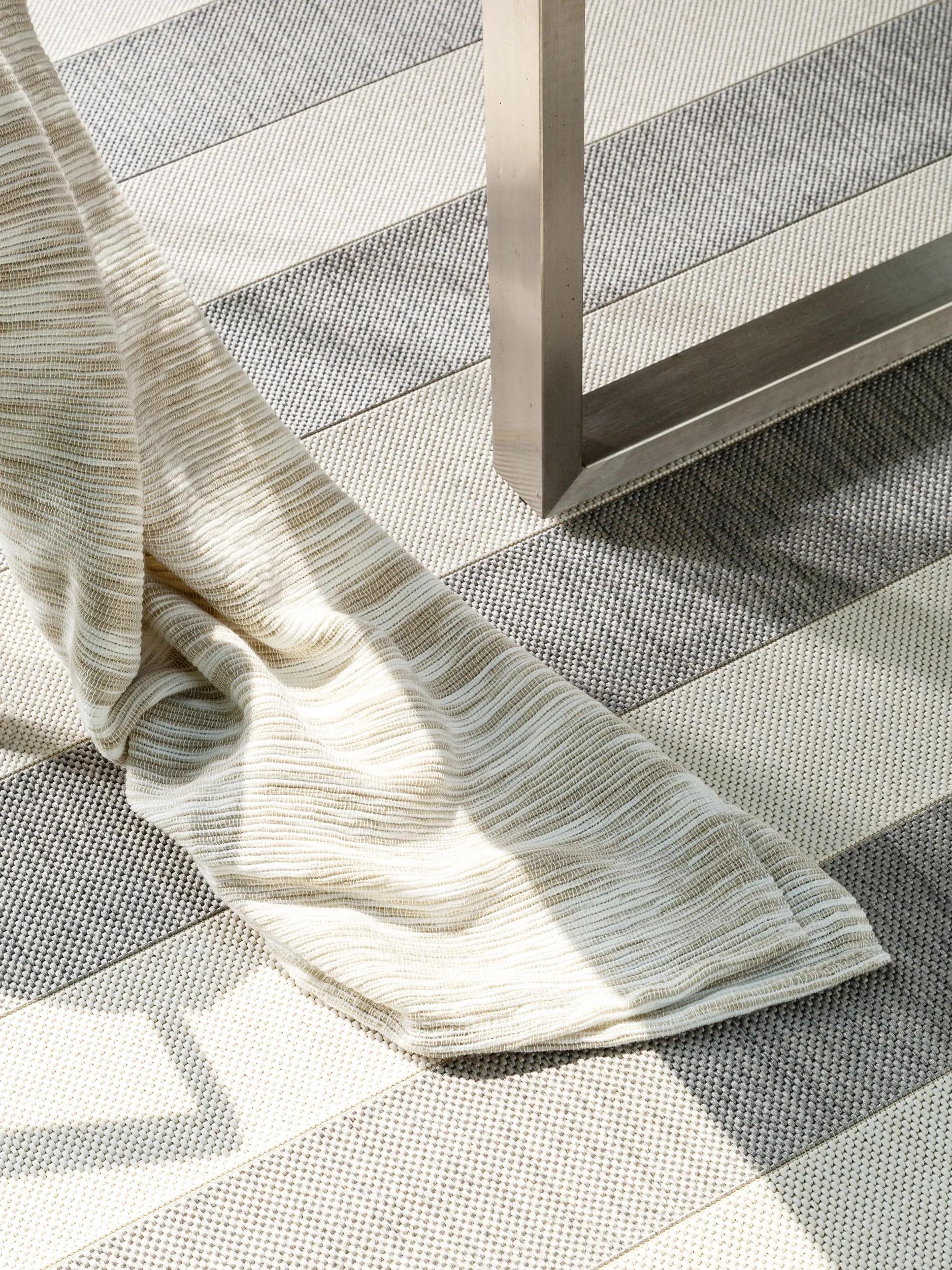 In- & Outdoor Rug Metro Grey