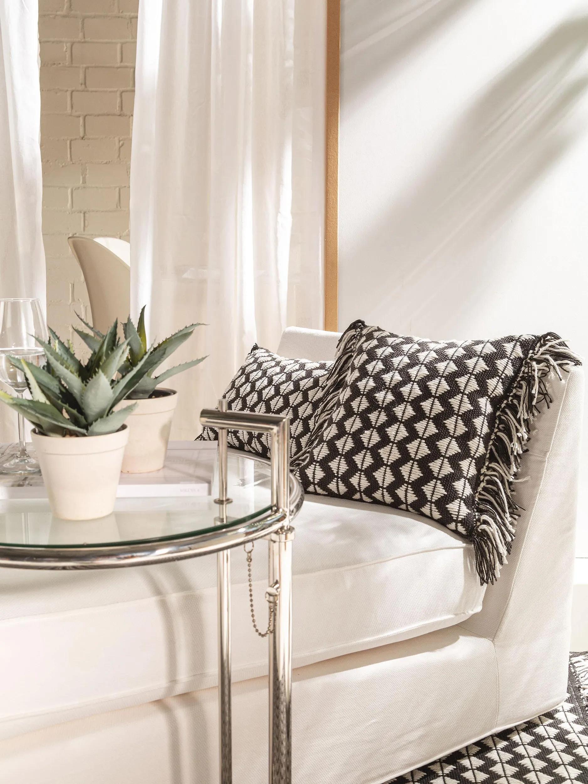 In- & Outdoor cushion Morty Black/White