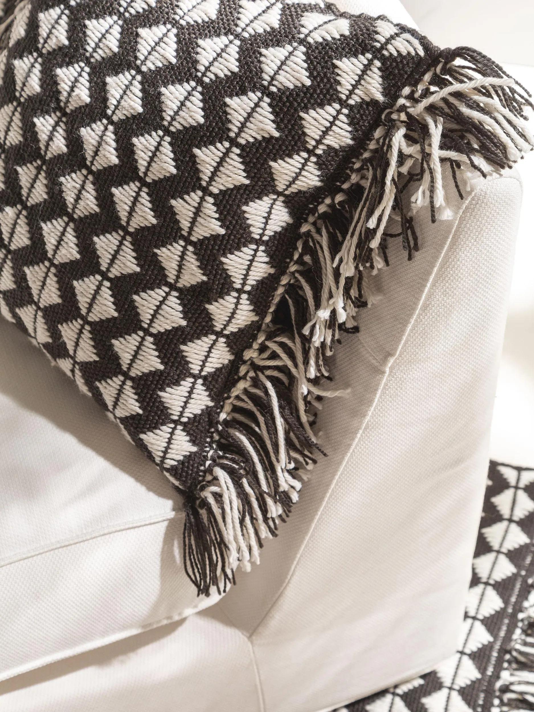 In- & Outdoor cushion Morty Black/White