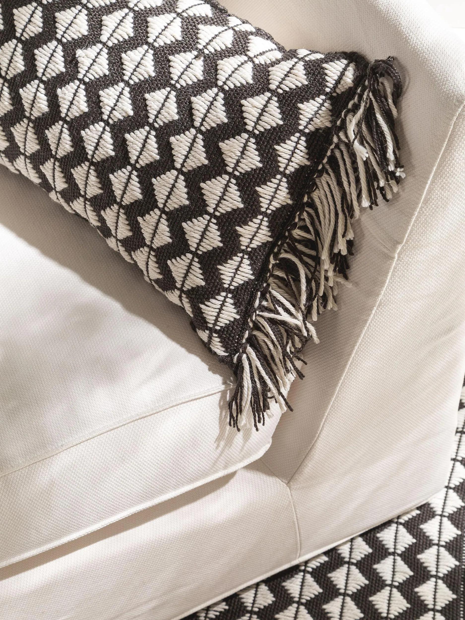 In- & Outdoor cushion Morty Black/White