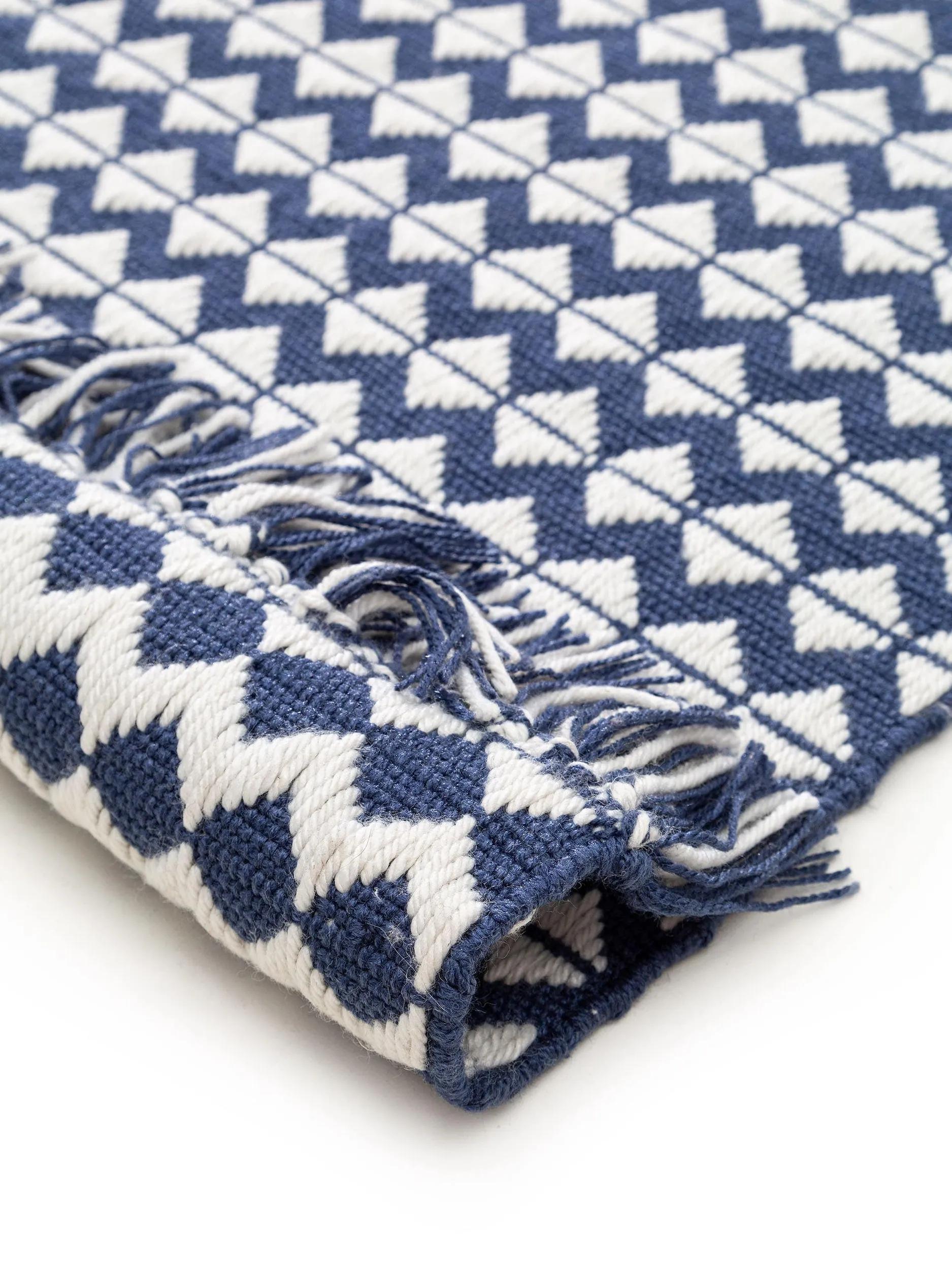 Teppich aus recyceltem Material Morty Dunkelblau