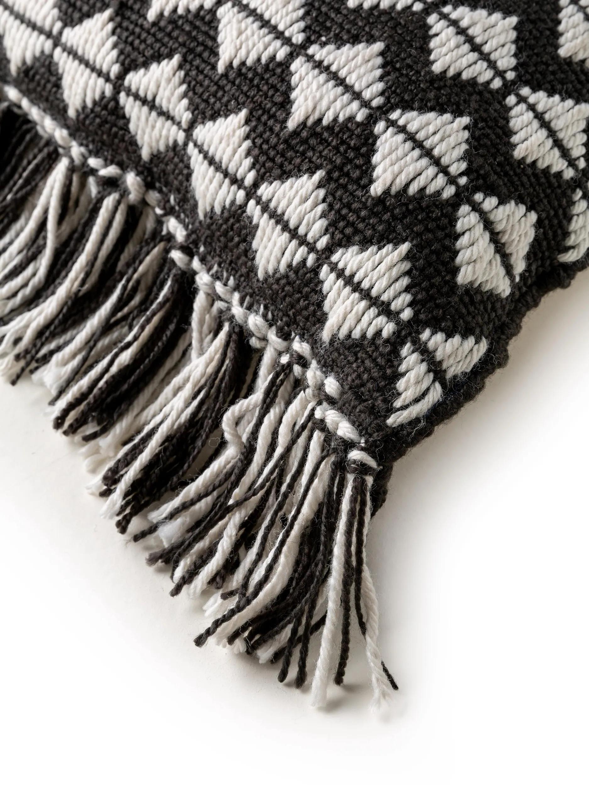 In- & Outdoor cushion Morty Black/White