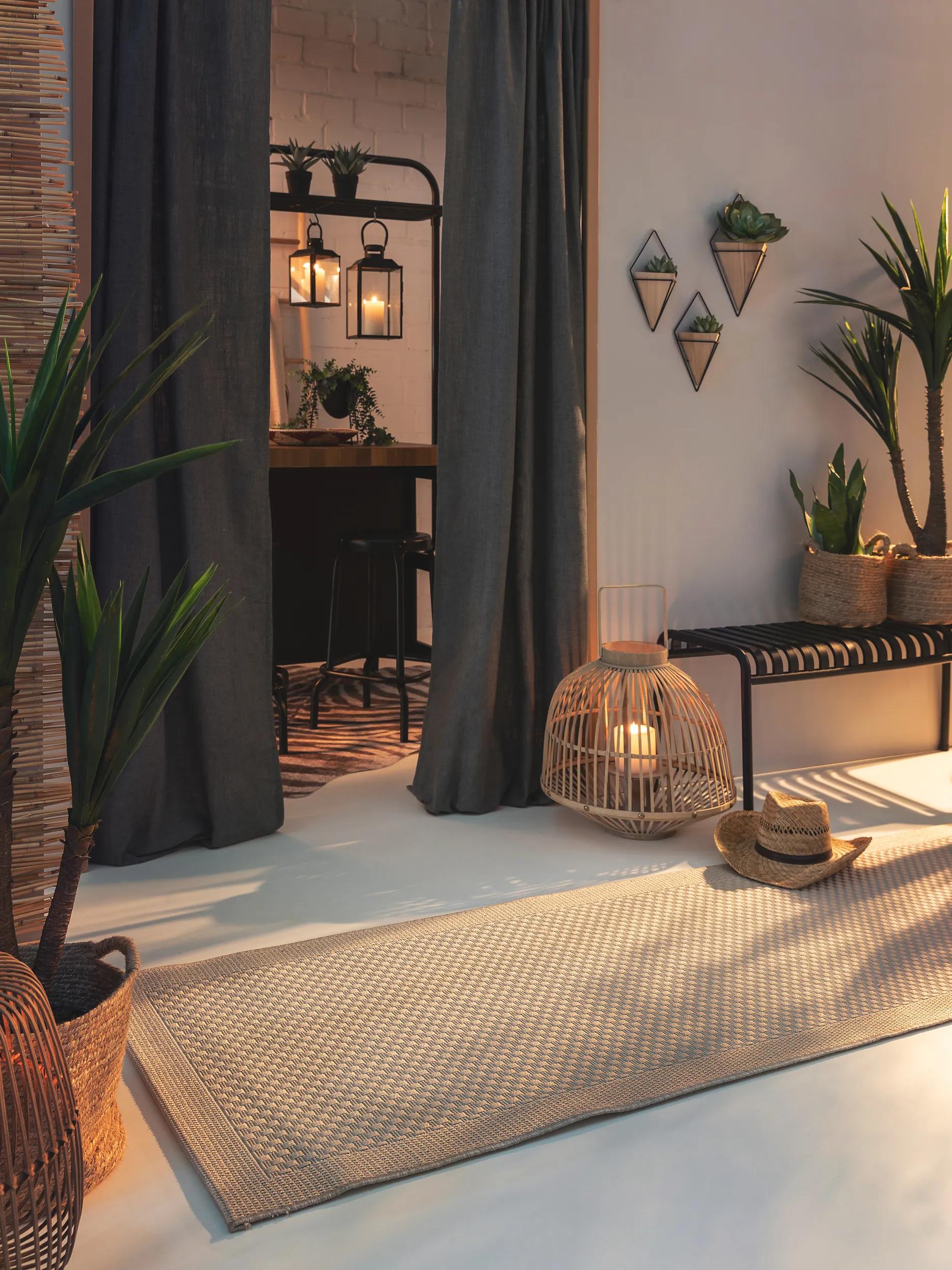 In- & Outdoor Runner Naoto White