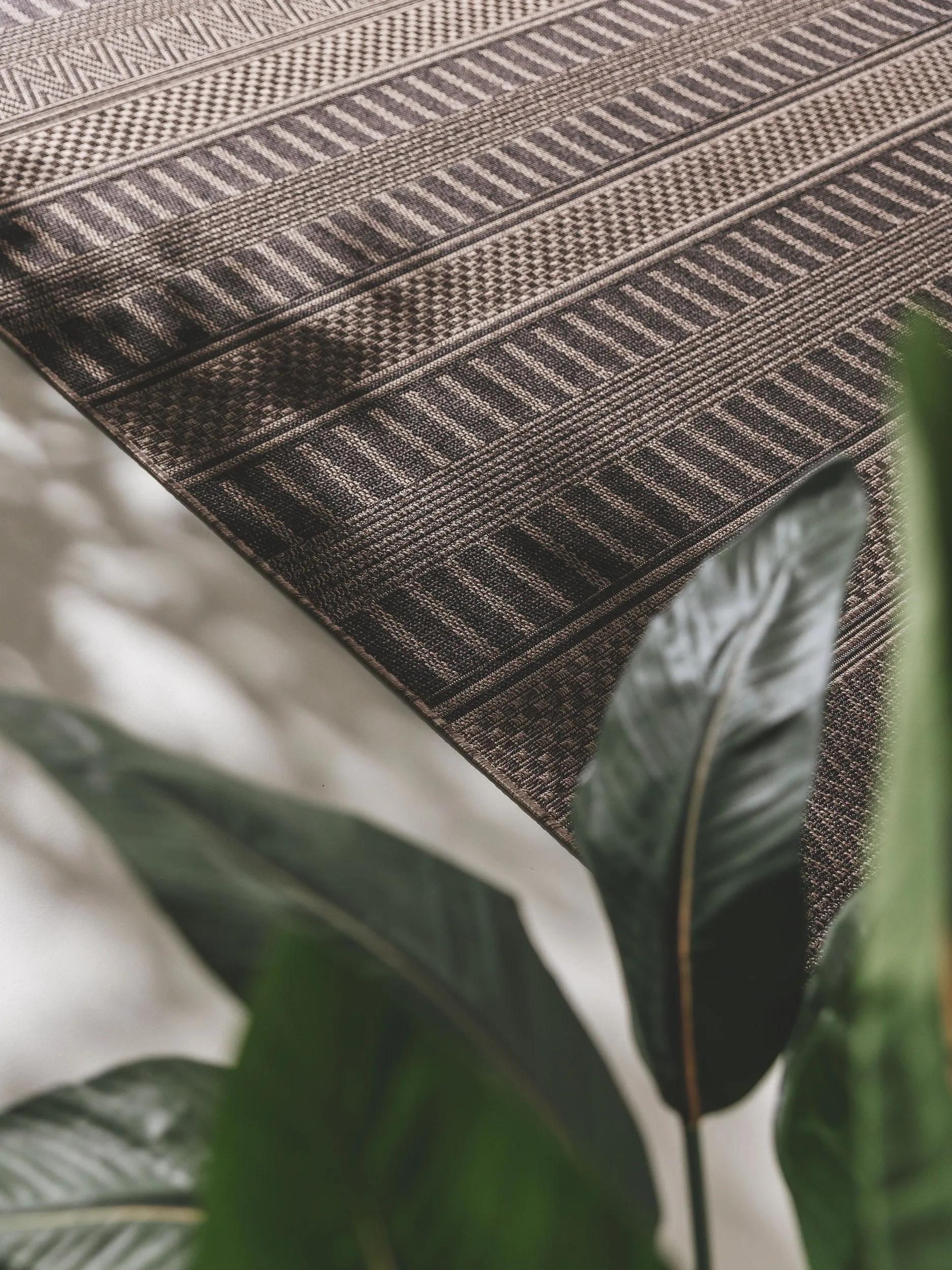 In- & Outdoor Rug Naoto Charcoal