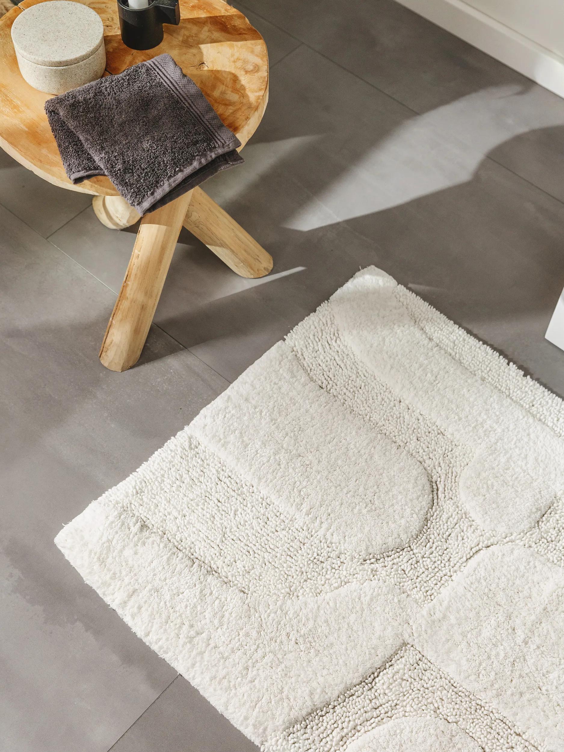 Bath Rug Nehir White