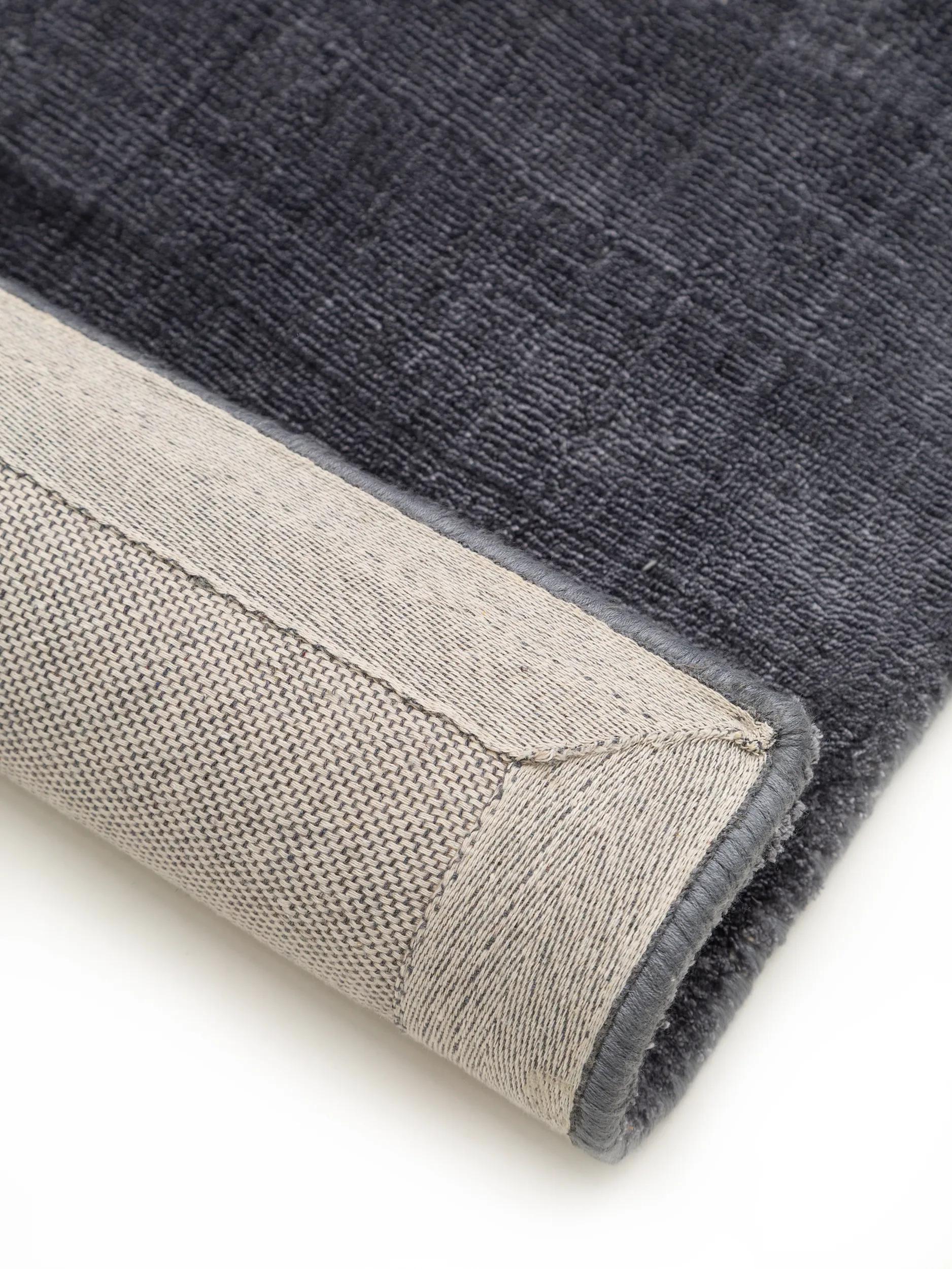 Tapis en viscose Nela Charbon/Bleu