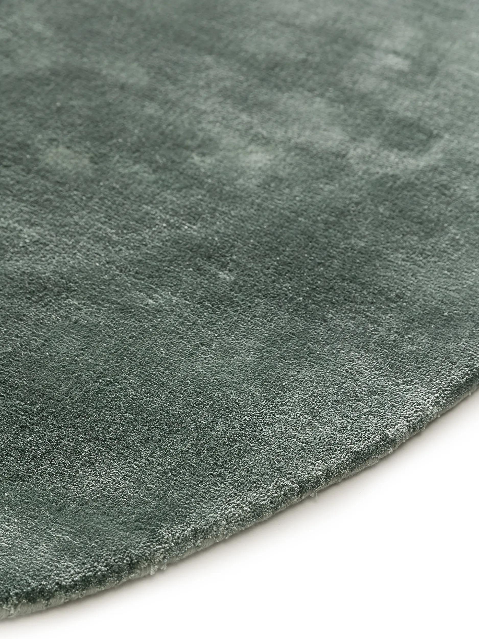 Alfombra de viscosa ovalada Nela verde claro