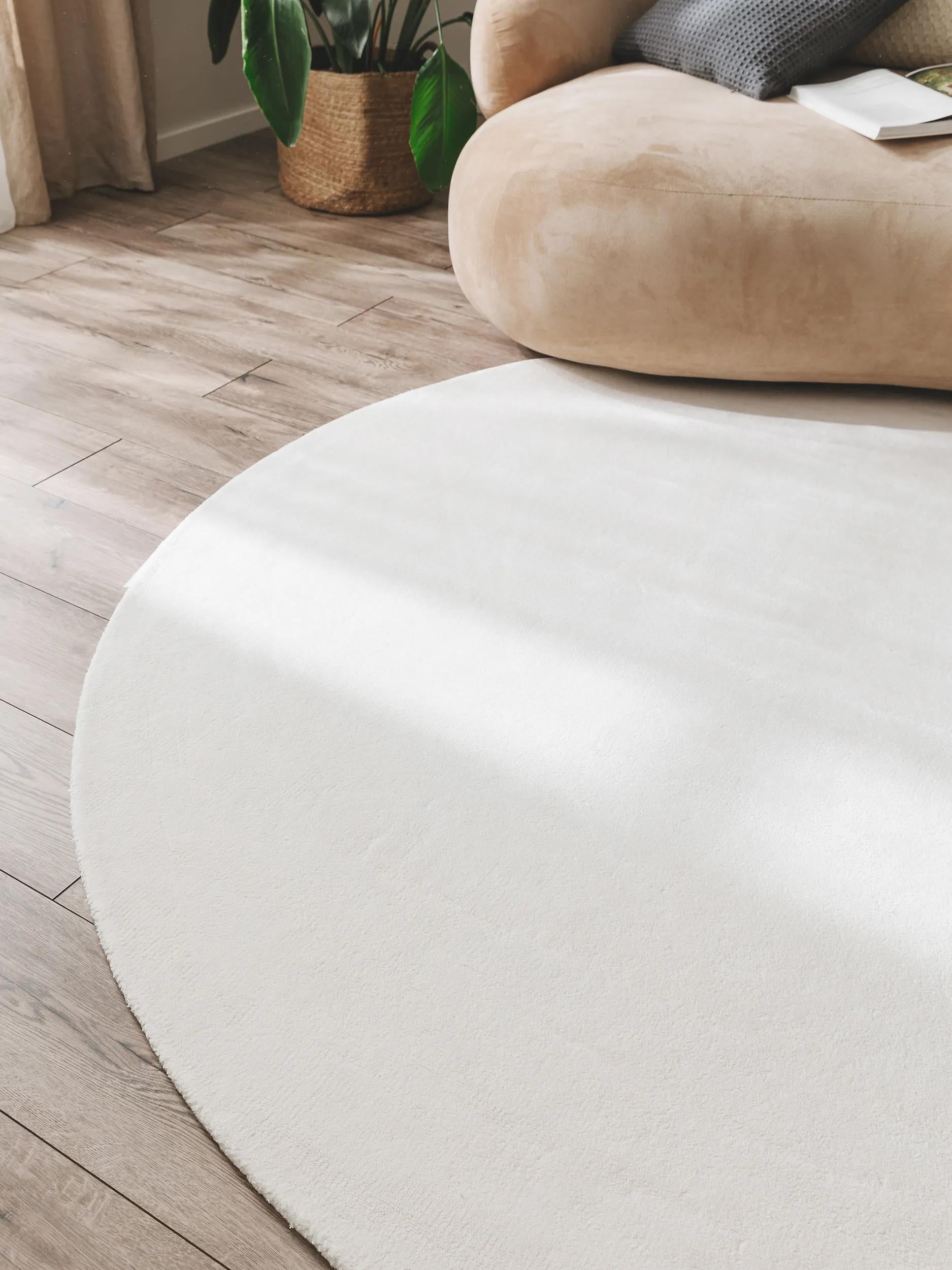 Viscose Rug Round Nela Ivory