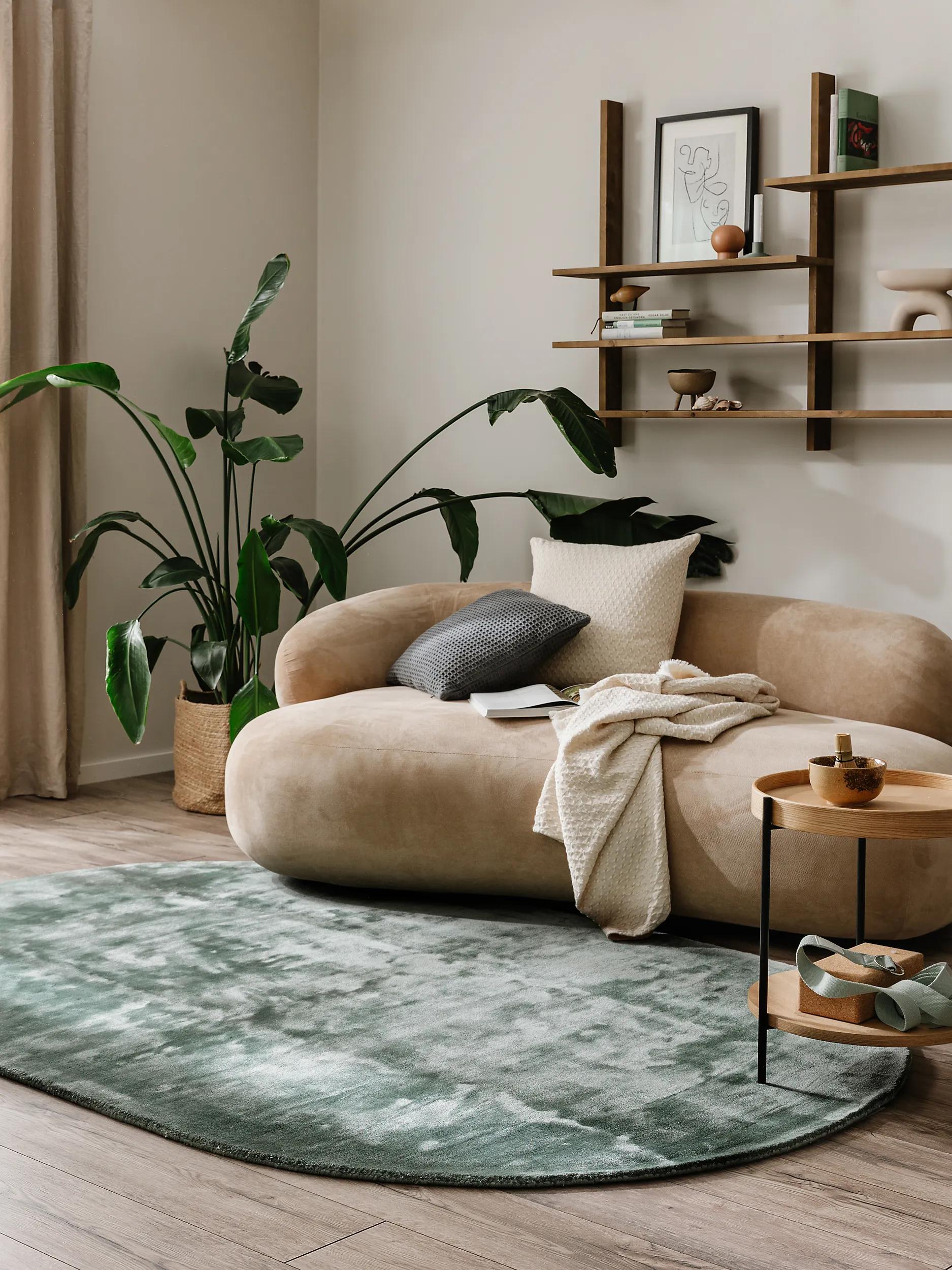 Alfombra de viscosa ovalada Nela verde claro