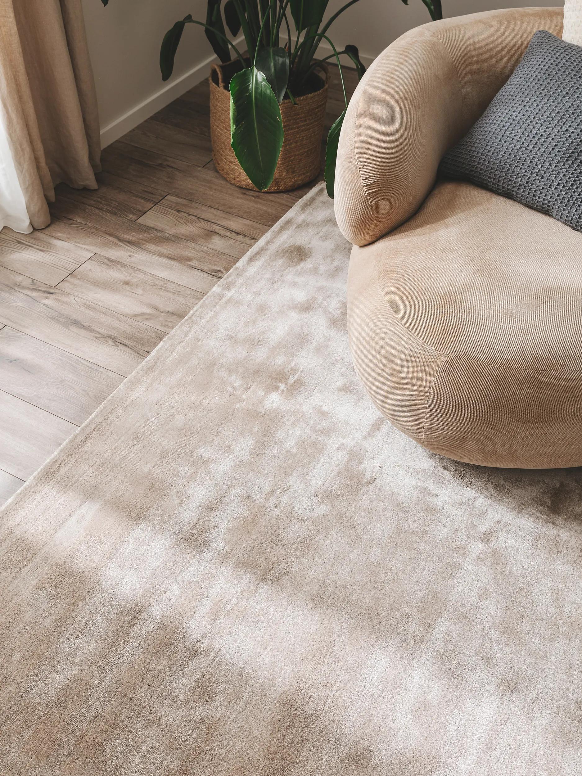 Viscose Rug Nela Taupe