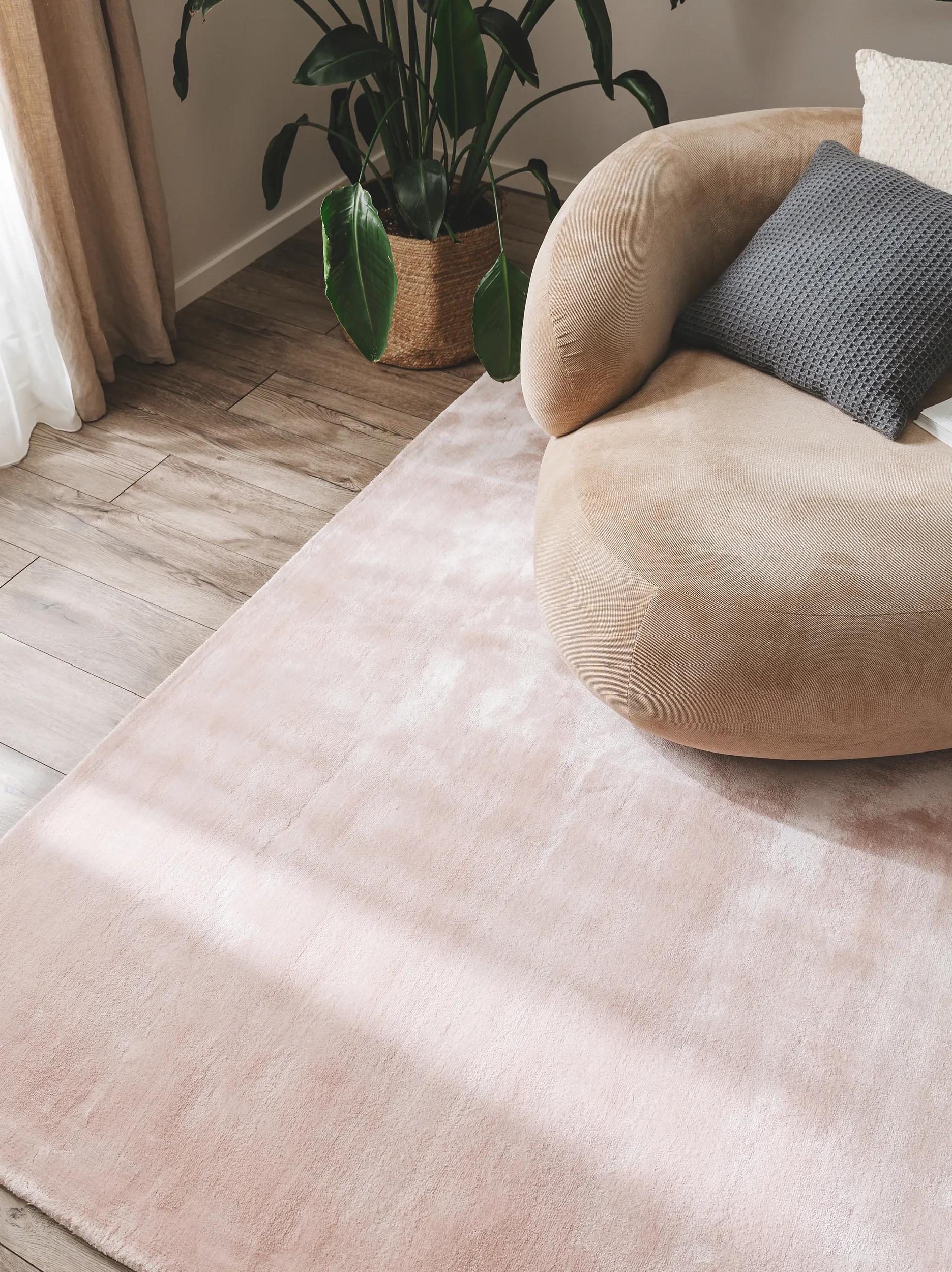 Viscose Rug Nela Rose
