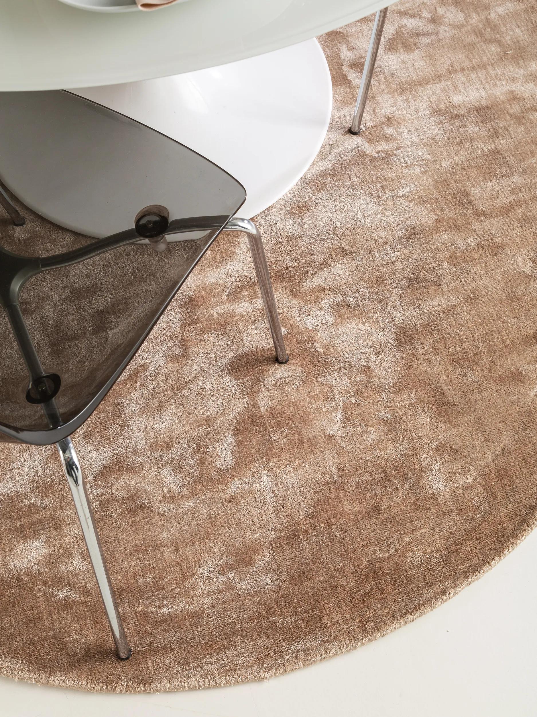 Viscose Rug Round Nela Taupe