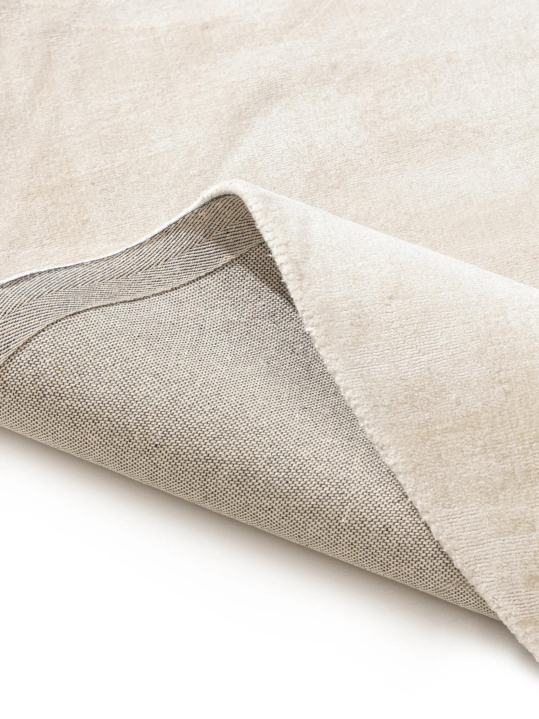 Viscose Rug Round Nova Cream