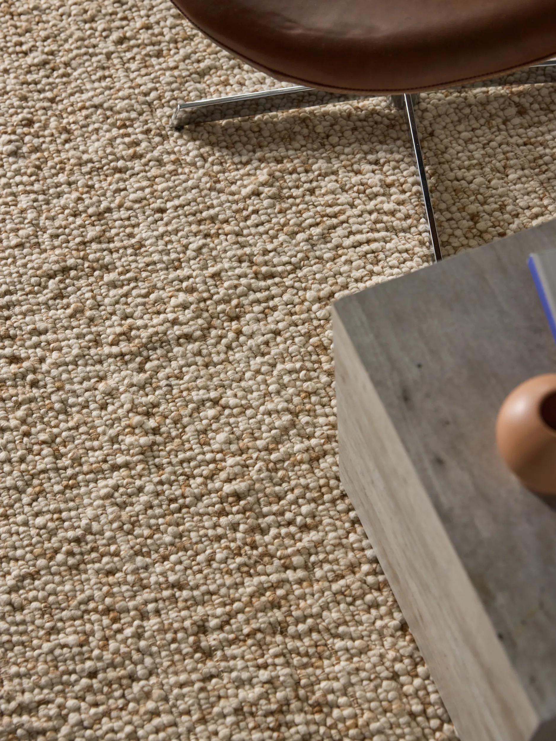 Parche de alfombra de lana marrón