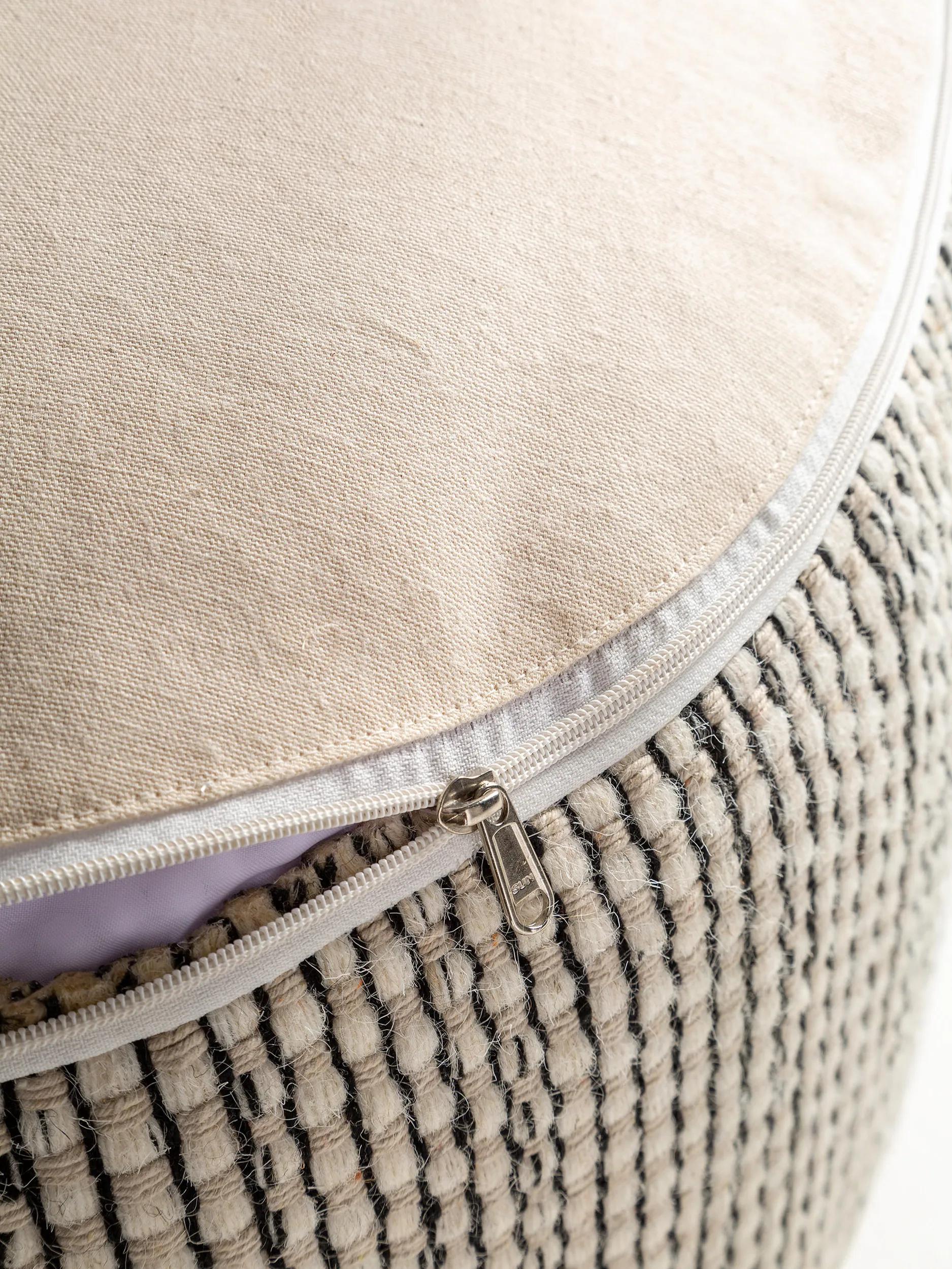 Puf de Lana Hecho a Mano Rocco Beige/Negro