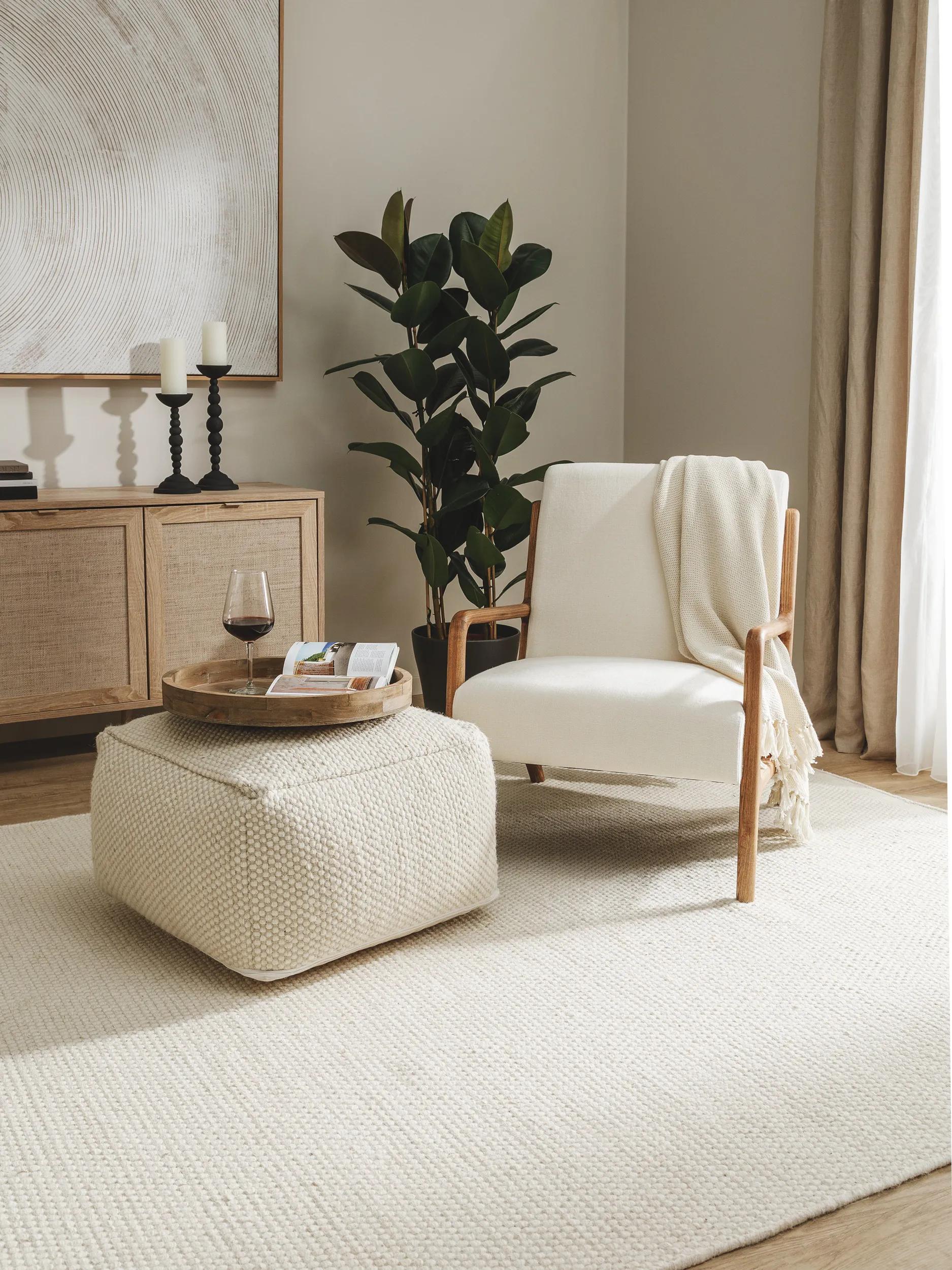 Handmade Wool Pouf Rocco White