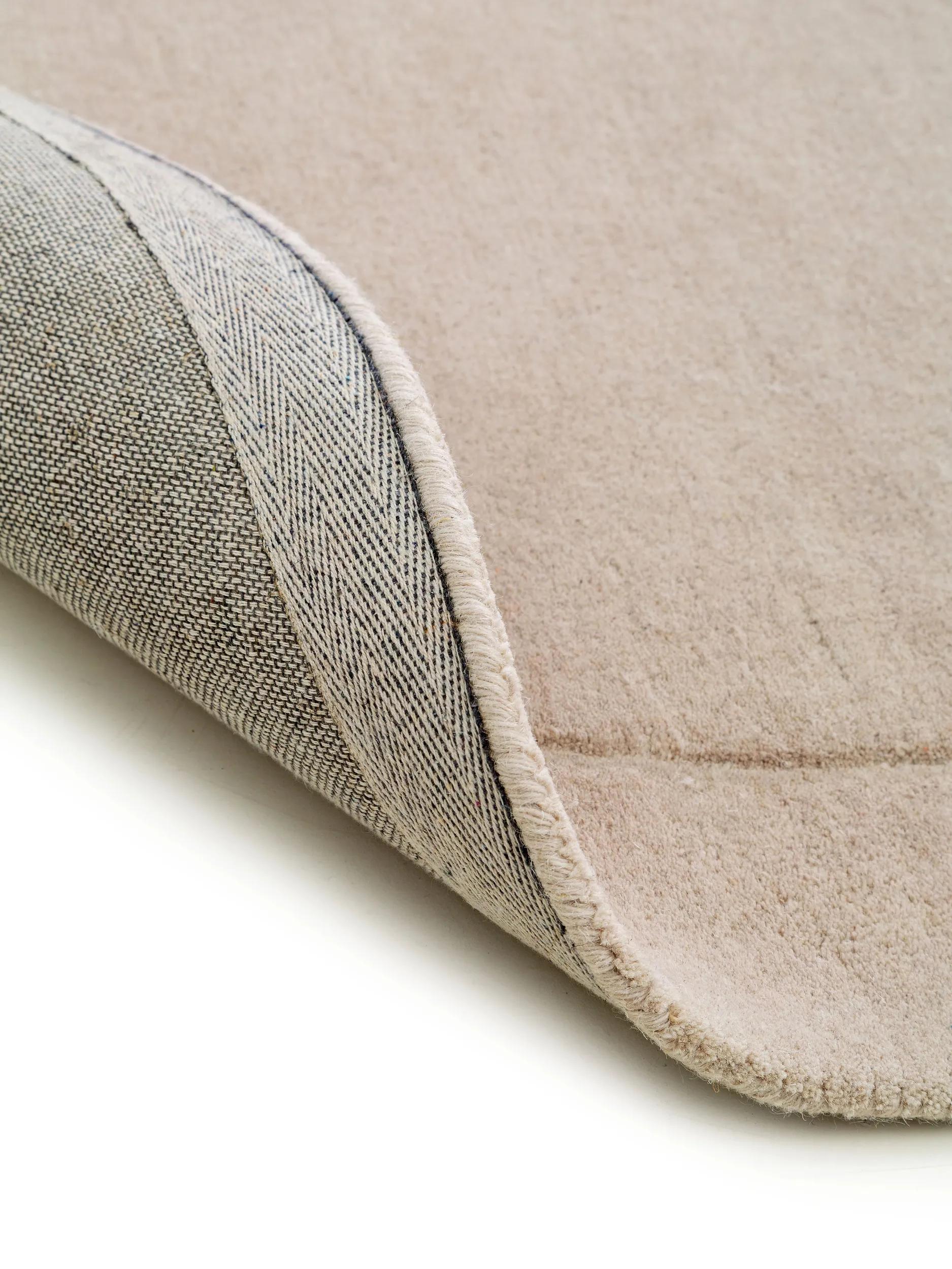 Alfombra de lana forma crema