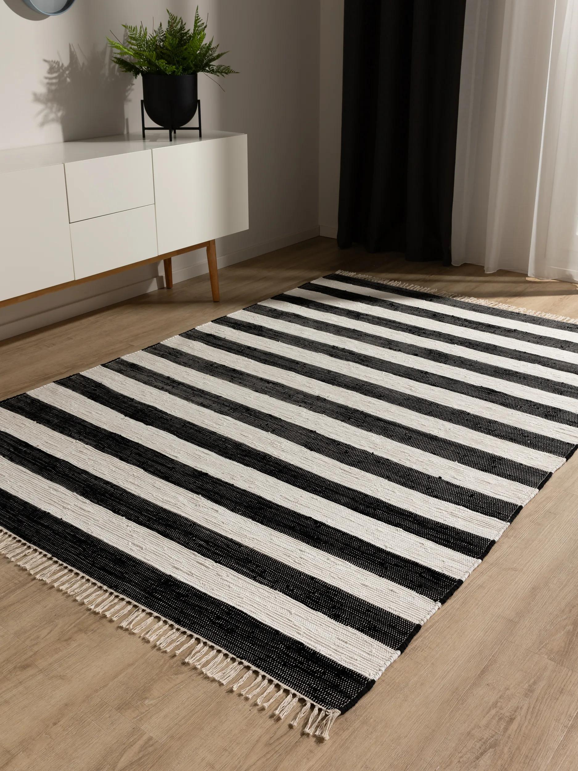 Rug made from recycled material Tom Black/White