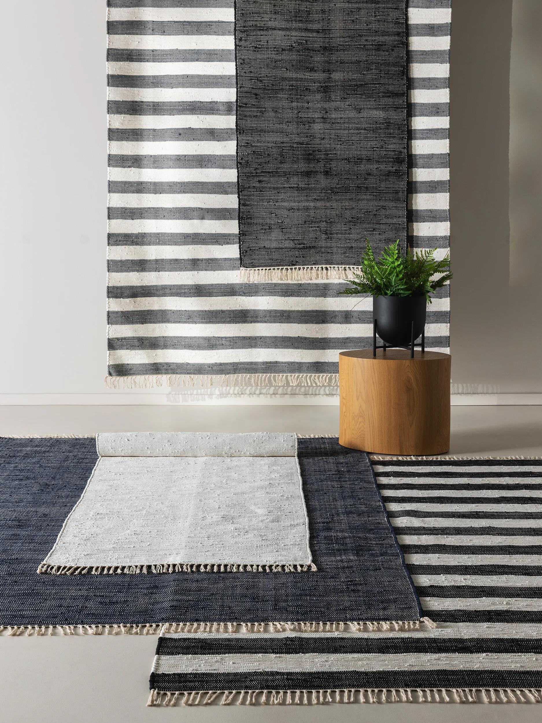 Rug made from recycled material Tom Black/White