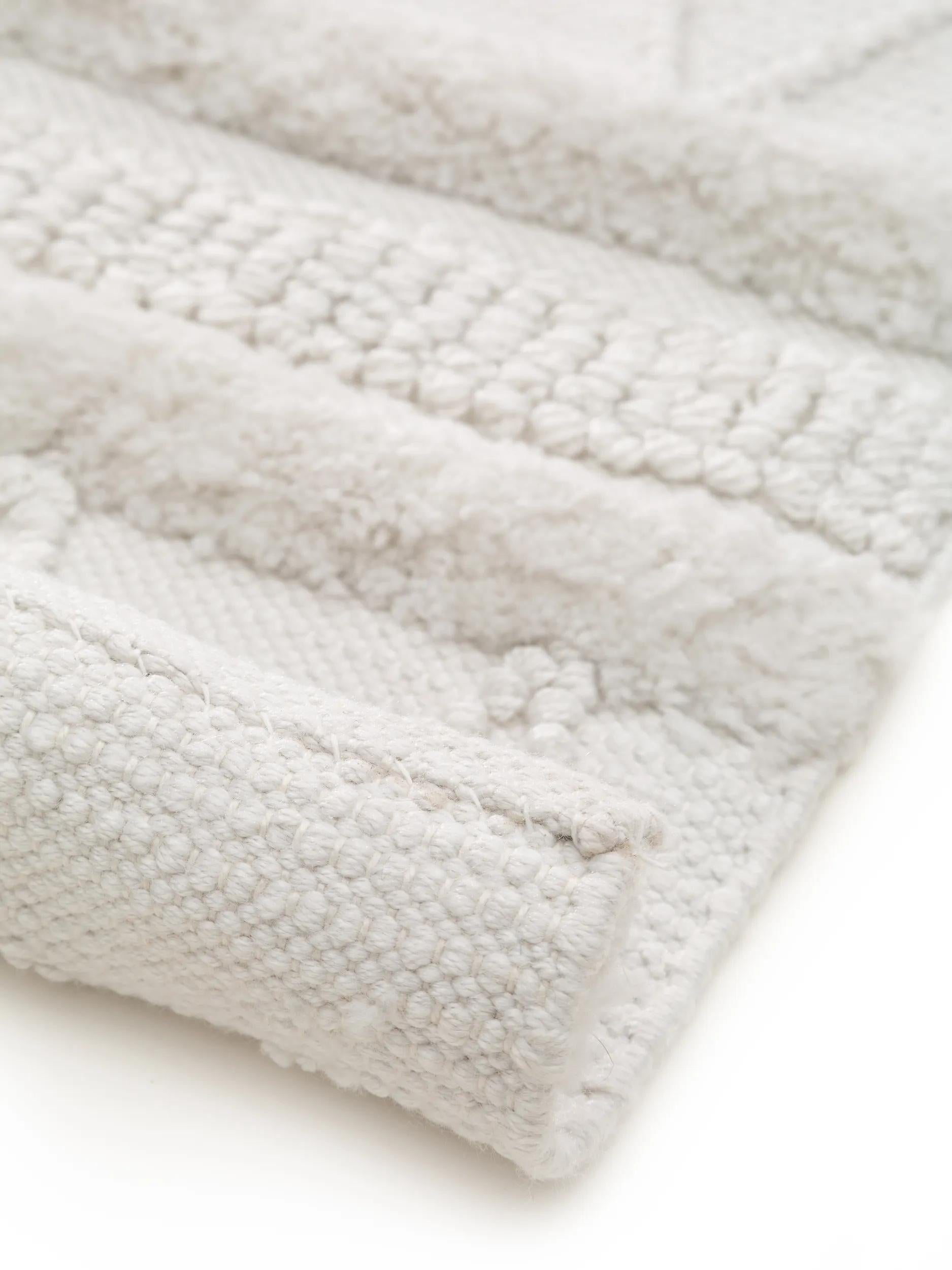 Alfombra hecha de material reciclado Toni Ivory