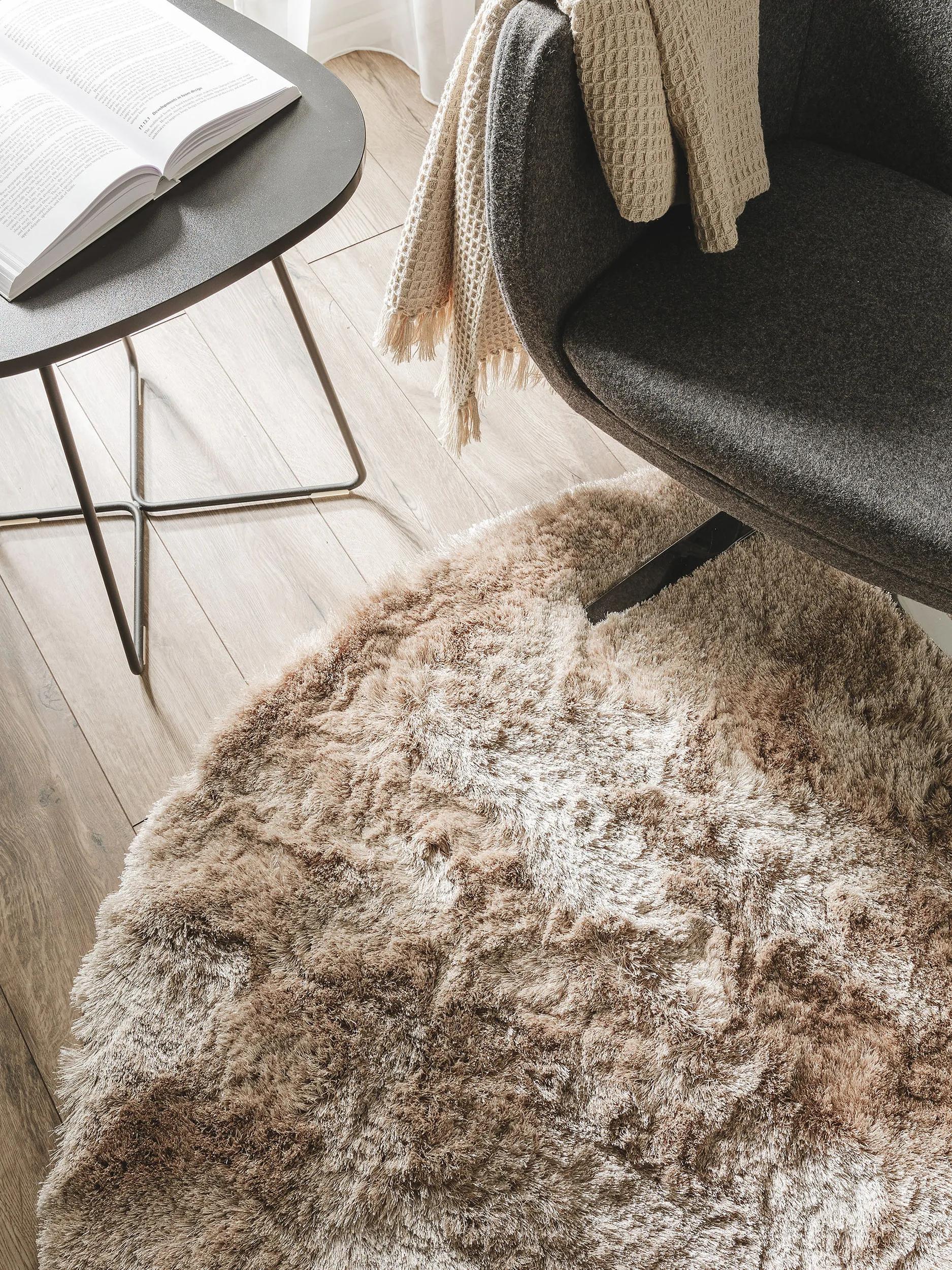 Shaggy rug Whisper Light Brown