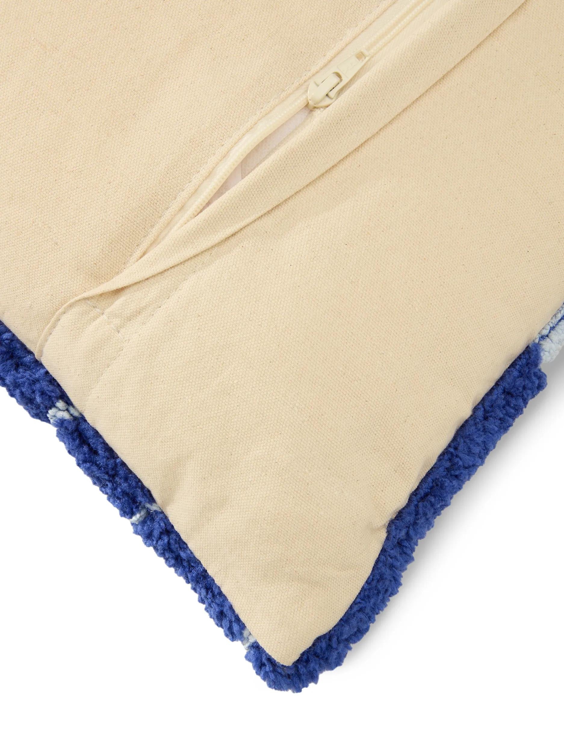 Cushion Ally Blue