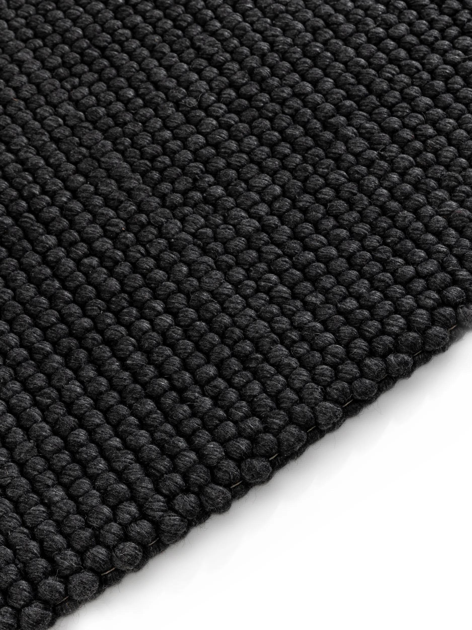 Wool Runner Beads Charcoal