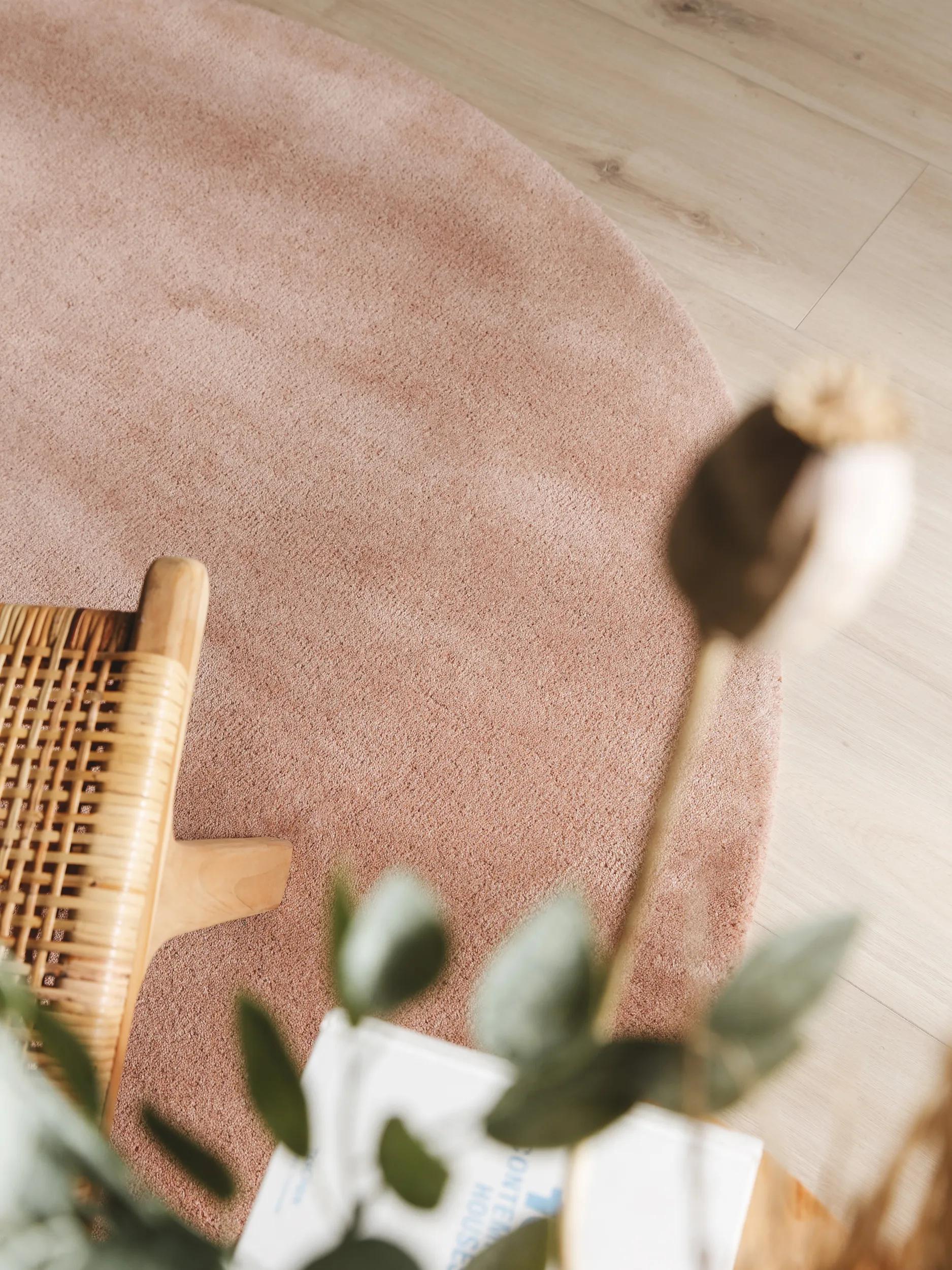 Wool Rug Bent Rose
