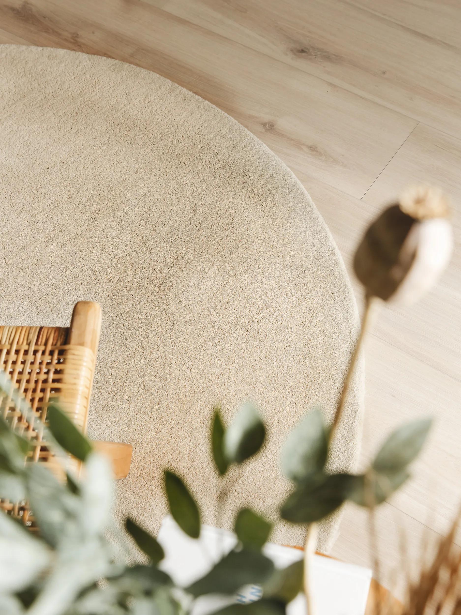 Wool Rug Bent Cream